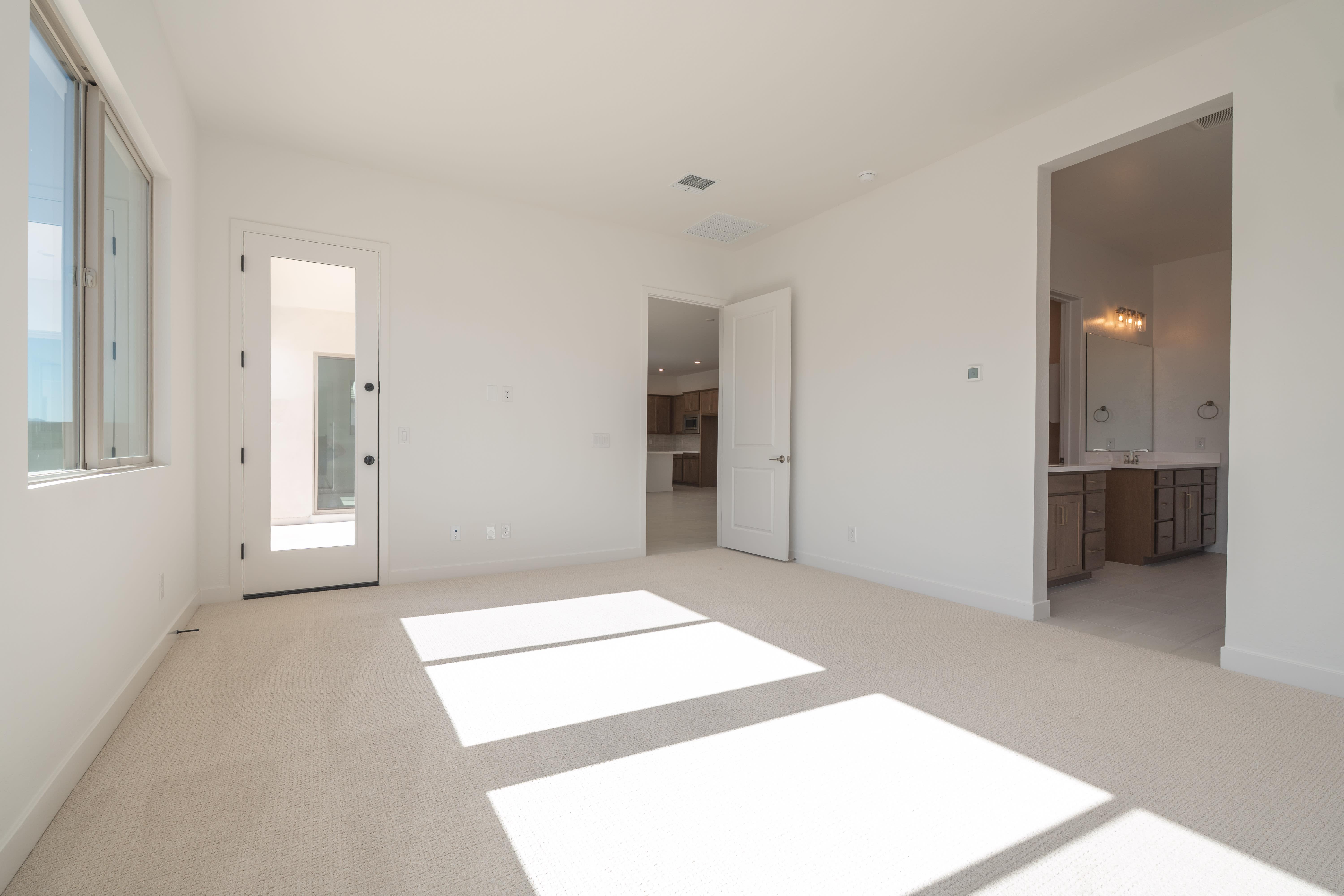 2551 E ALFONSO DR