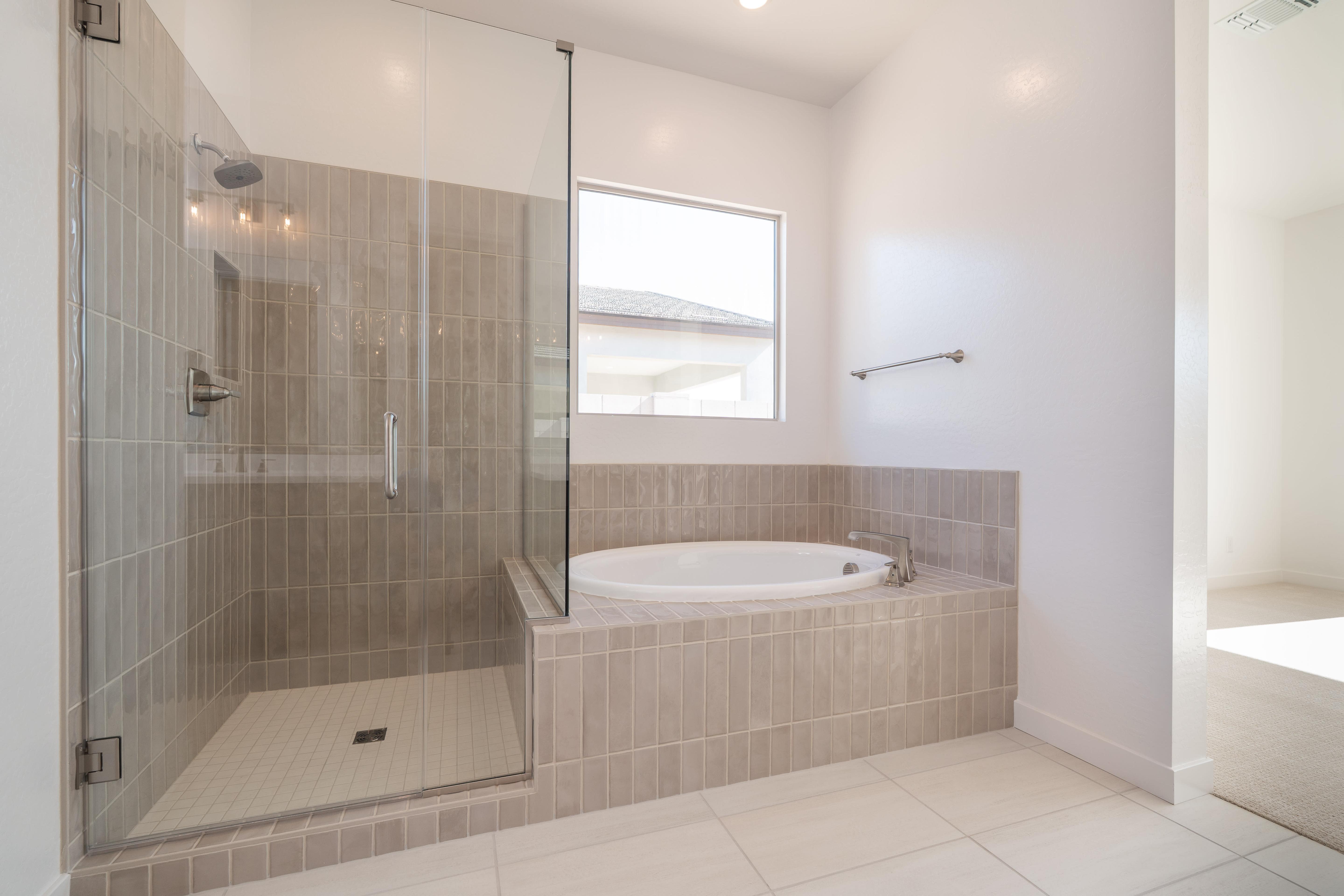 2551 E ALFONSO DR