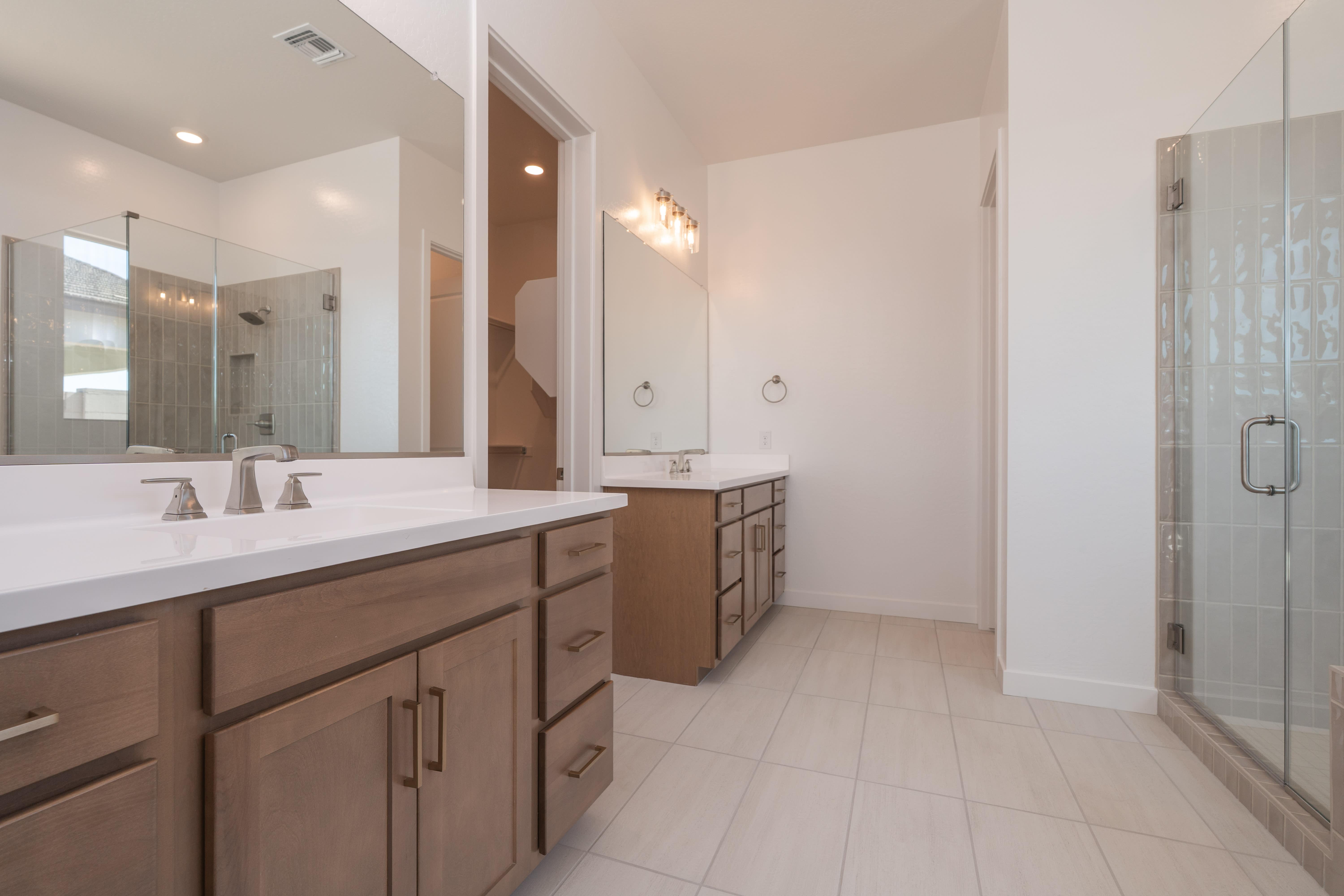 2551 E ALFONSO DR