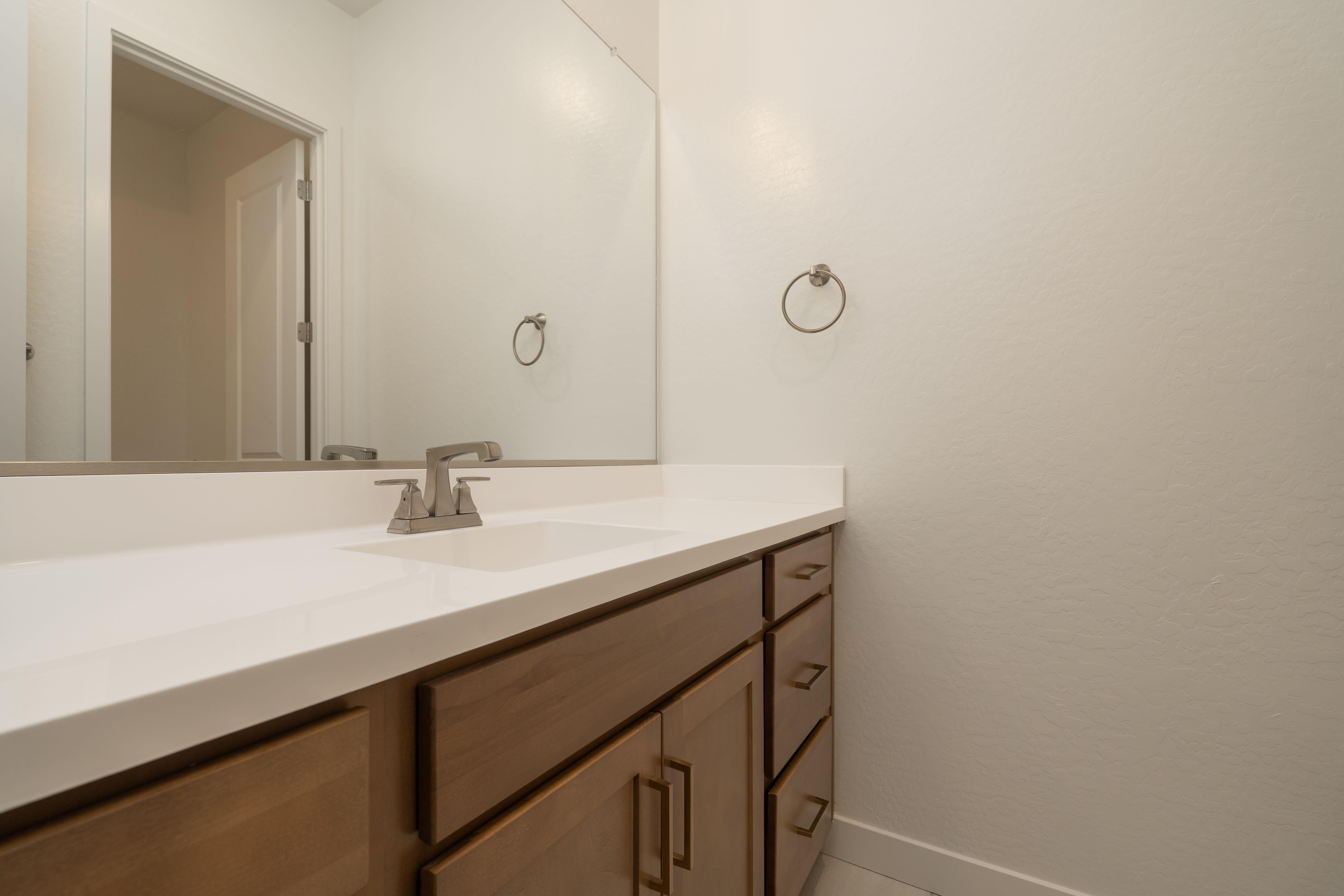 2551 E ALFONSO DR