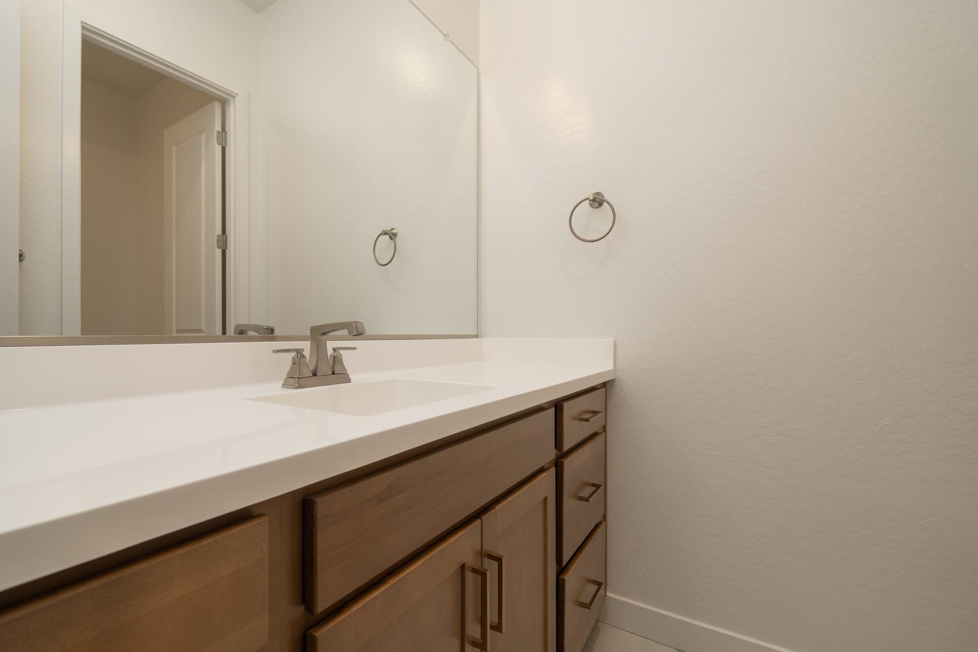 2551 E Alfonso Dr