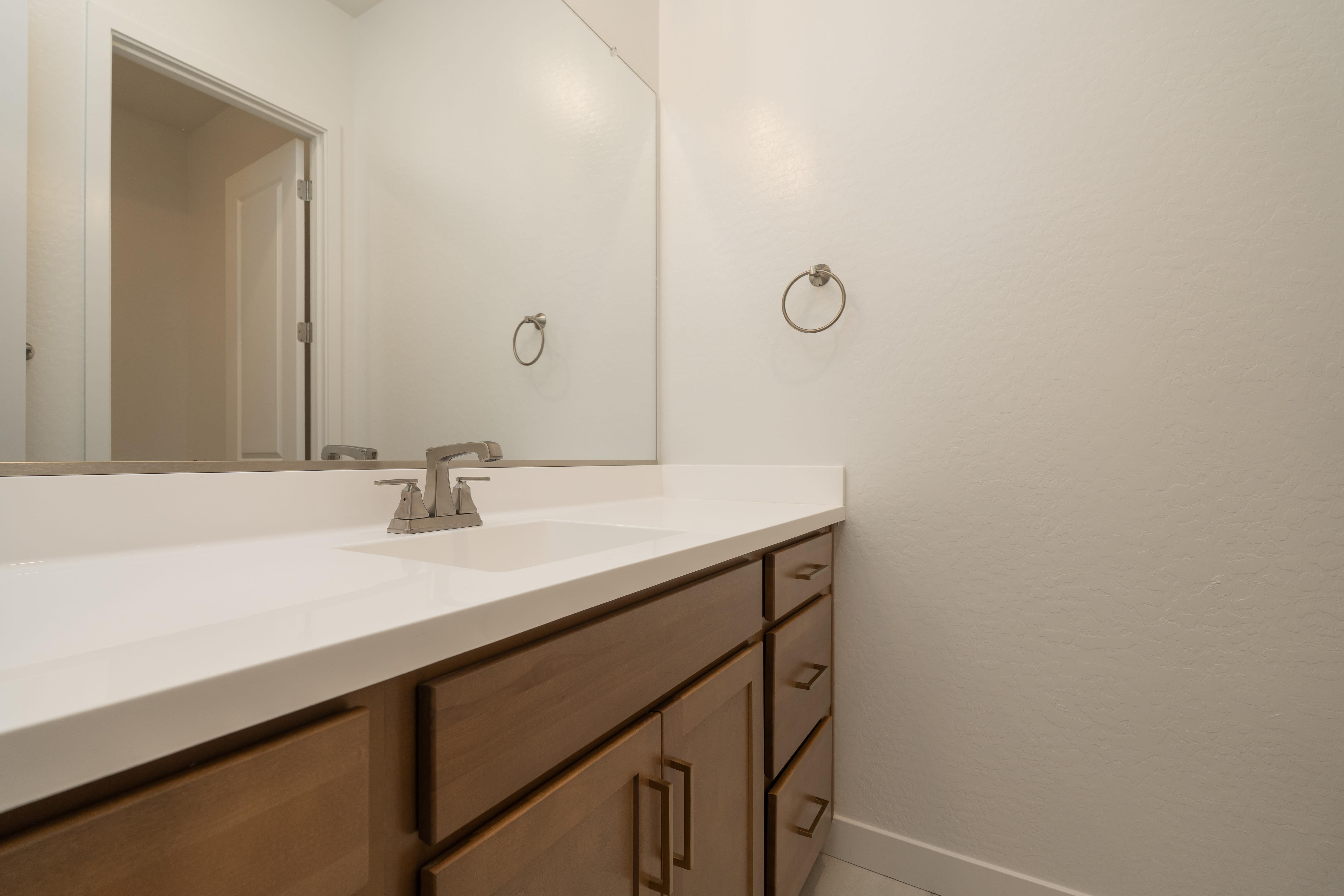 2551 E ALFONSO DR