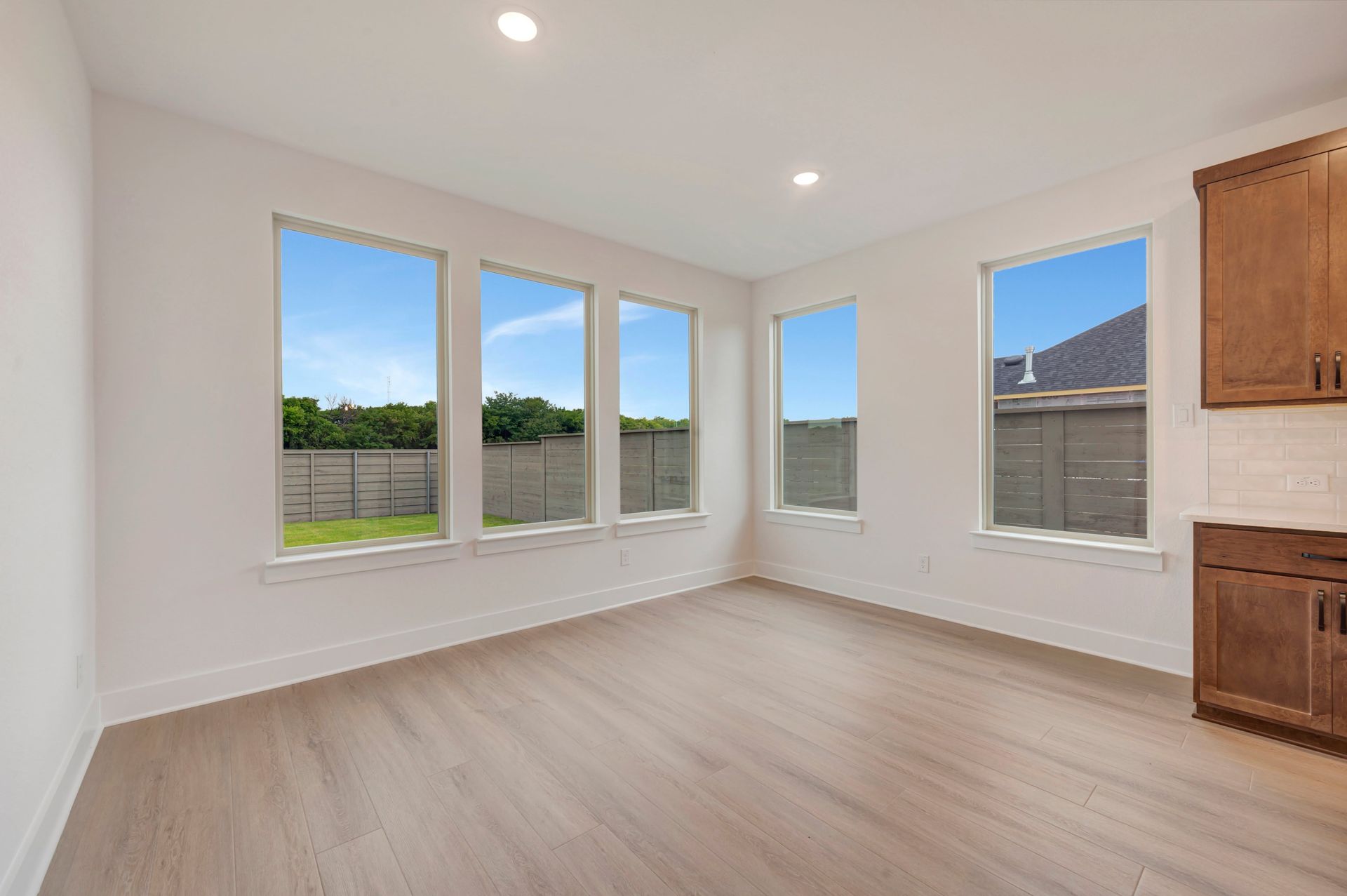 11621 Edgewood Drive