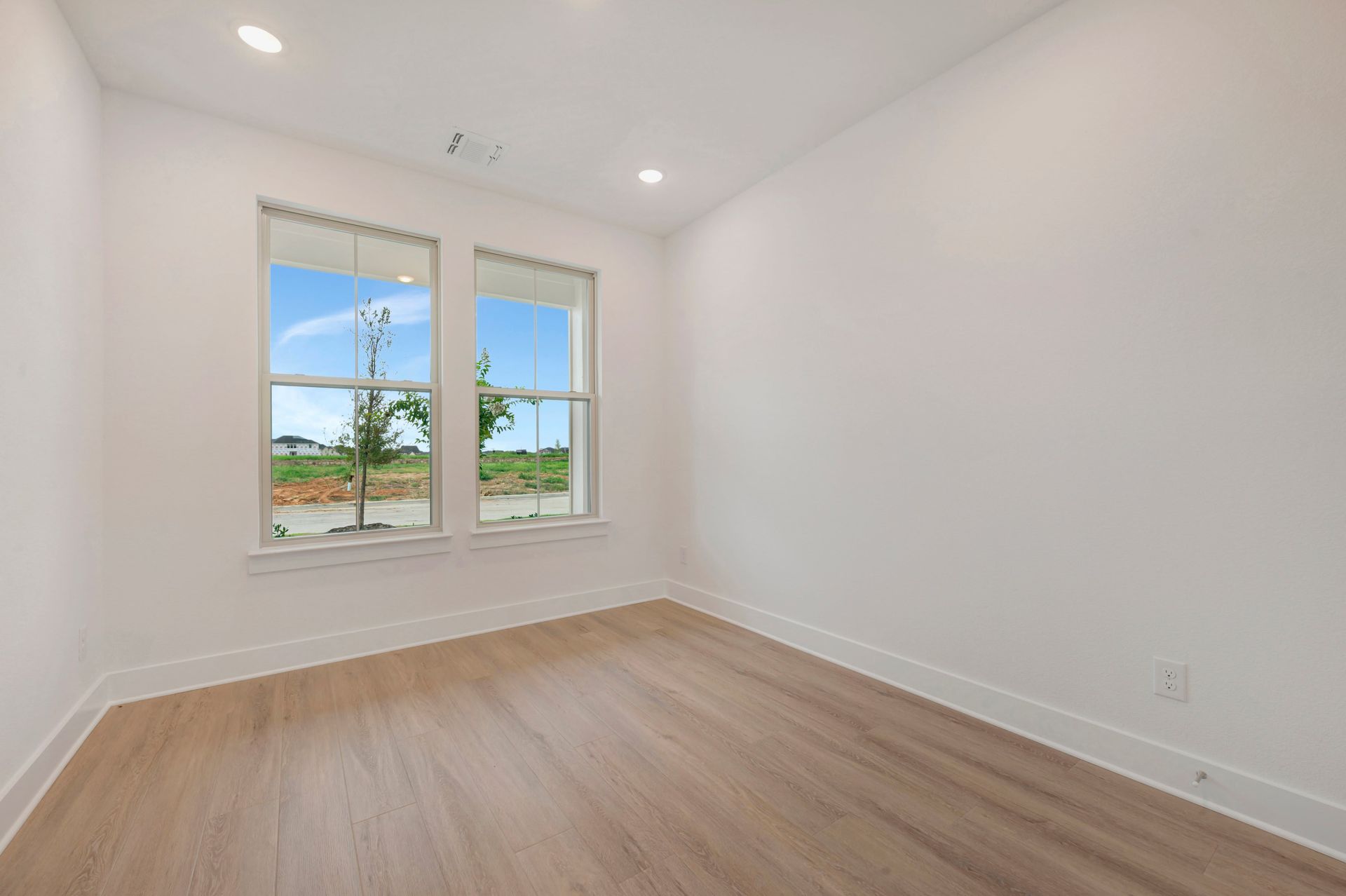 11621 Edgewood Drive