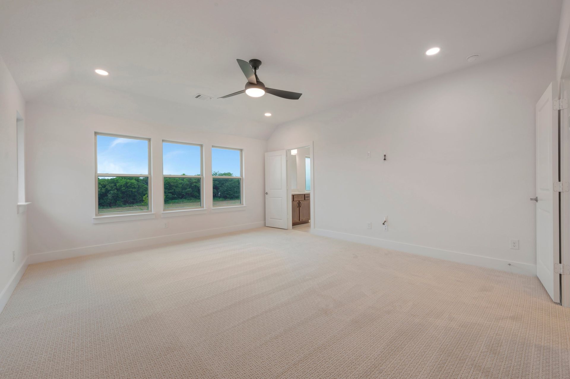 11621 Edgewood Drive