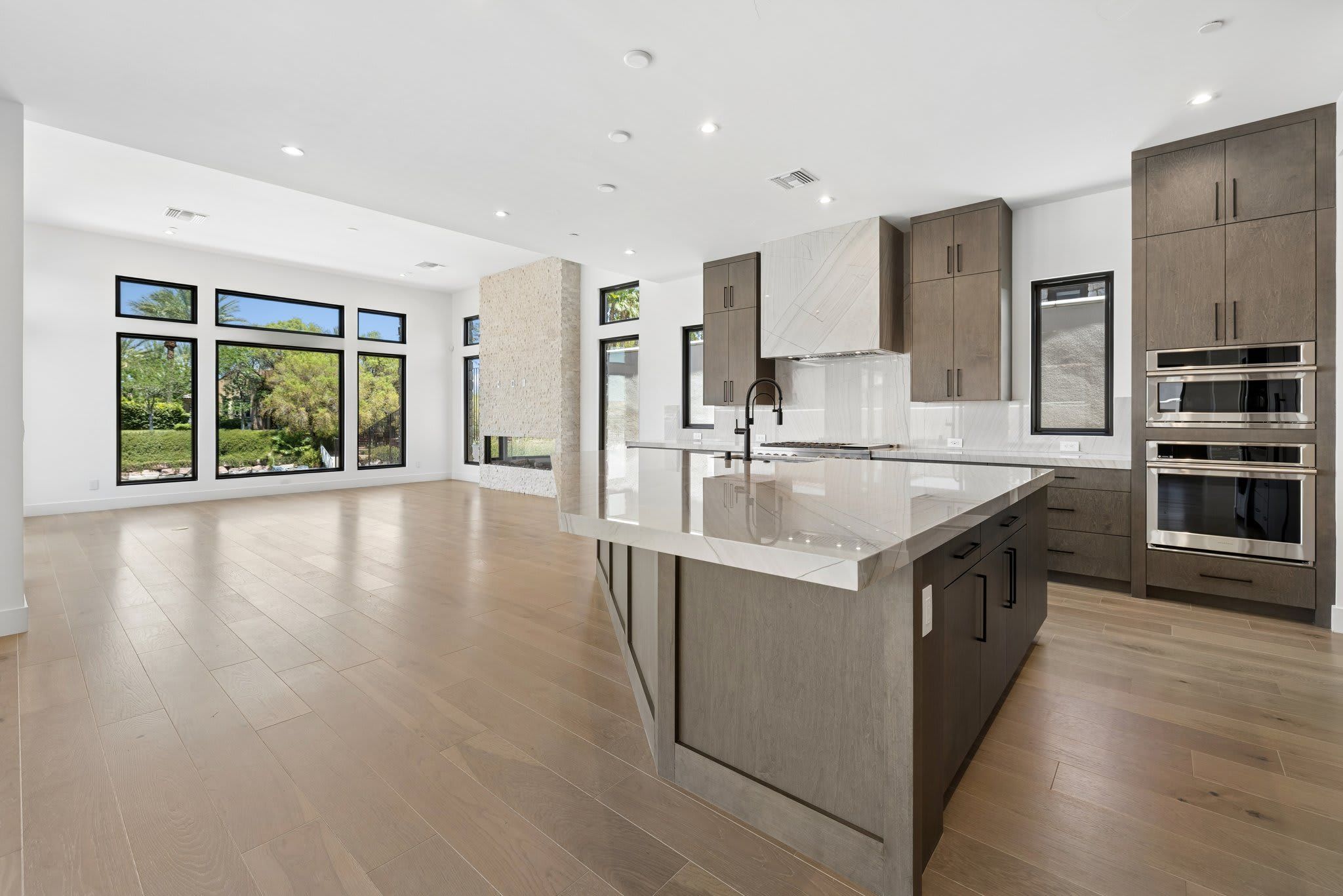 50 BELLISSIMA LAGO COURT