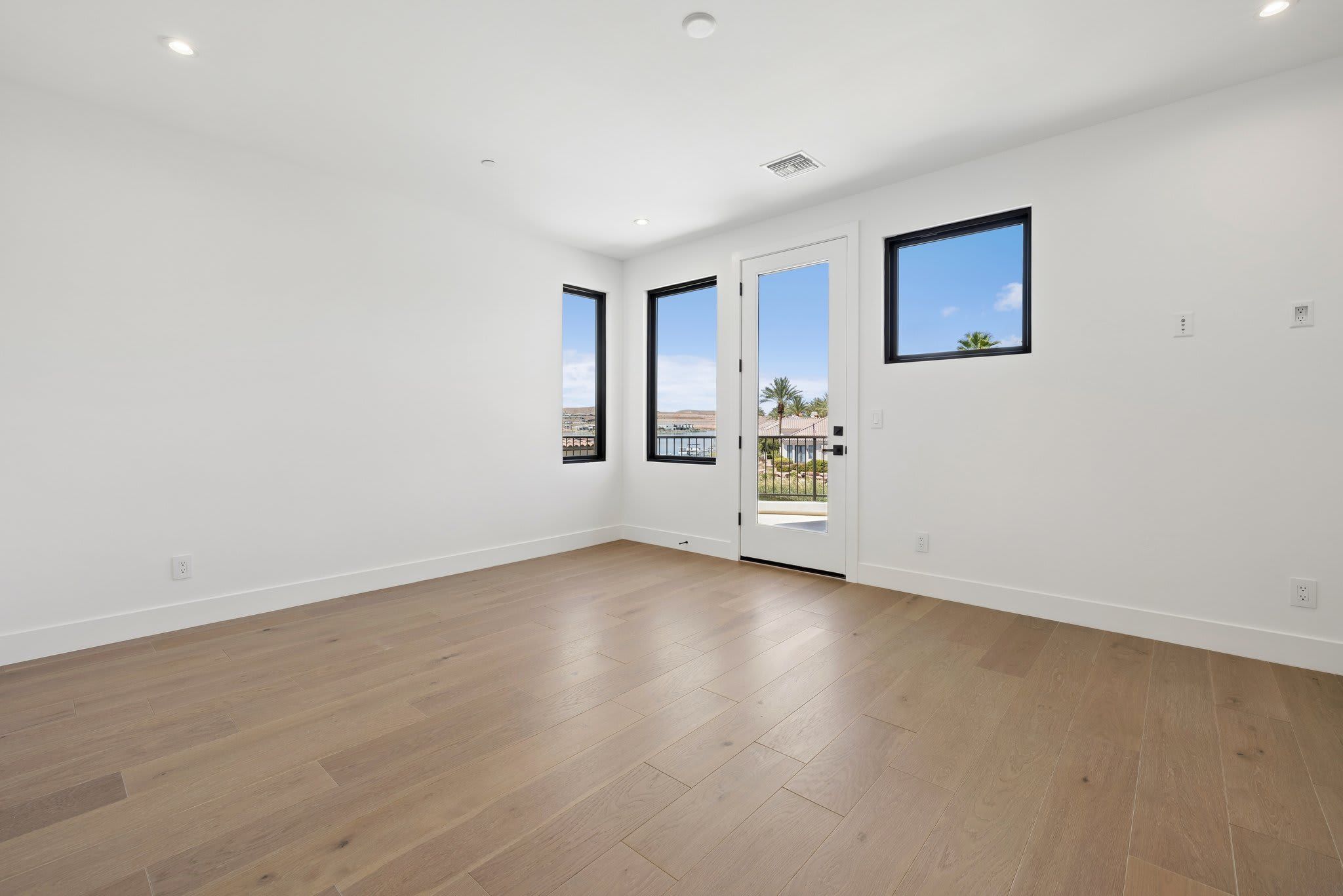 50 BELLISSIMA LAGO COURT