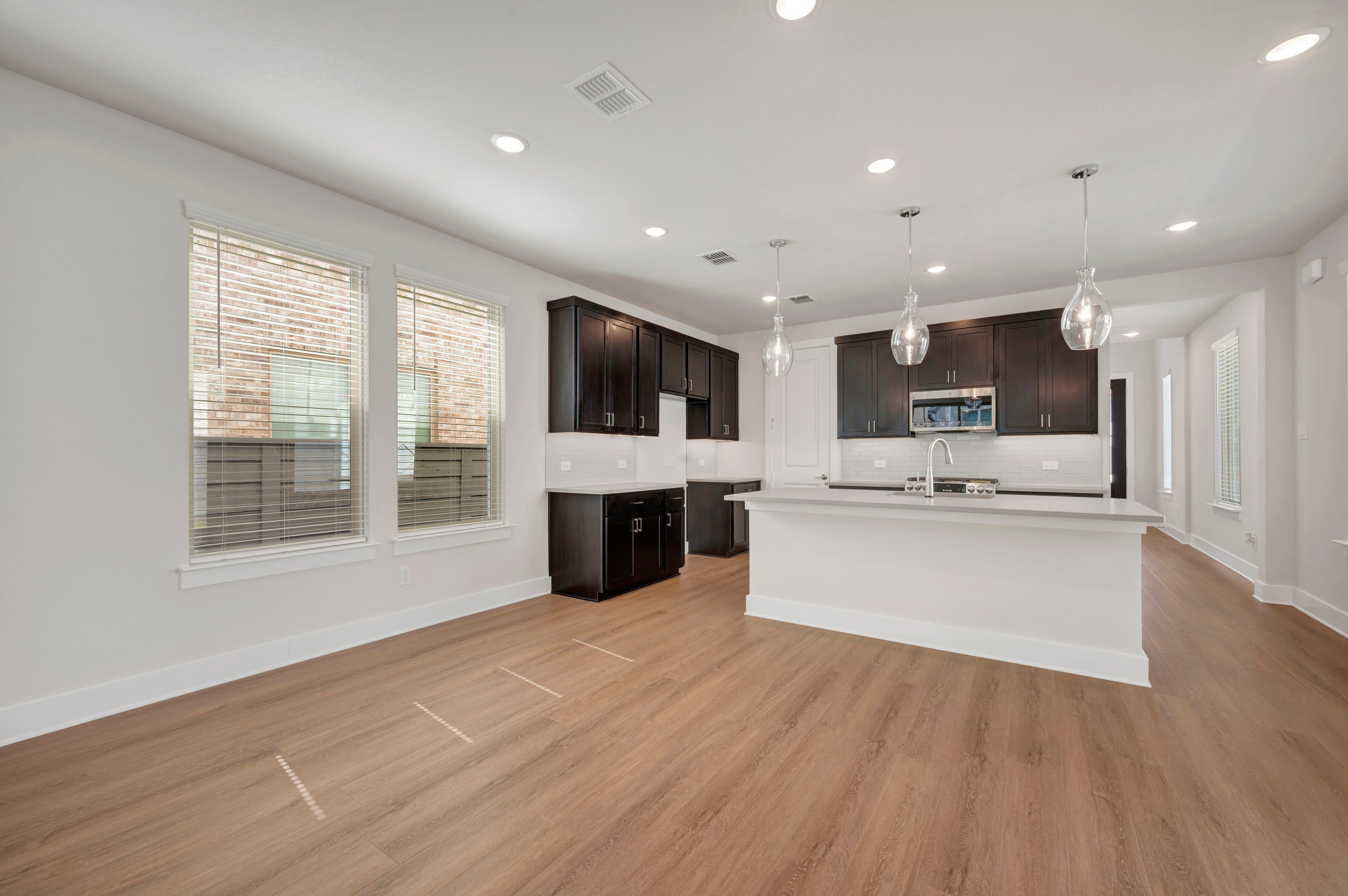 1113 Amaryllis Lane