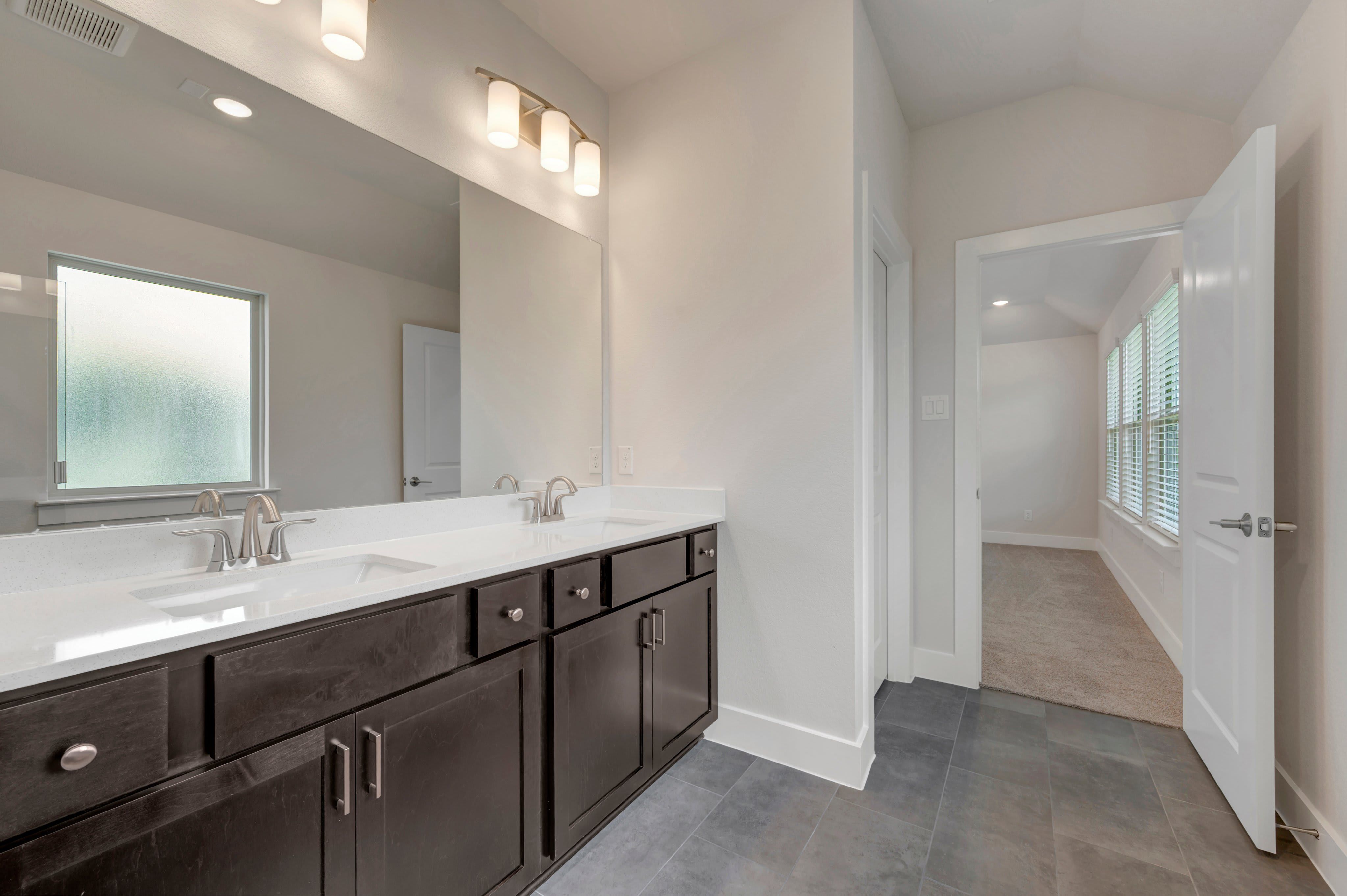 1113 Amaryllis Lane