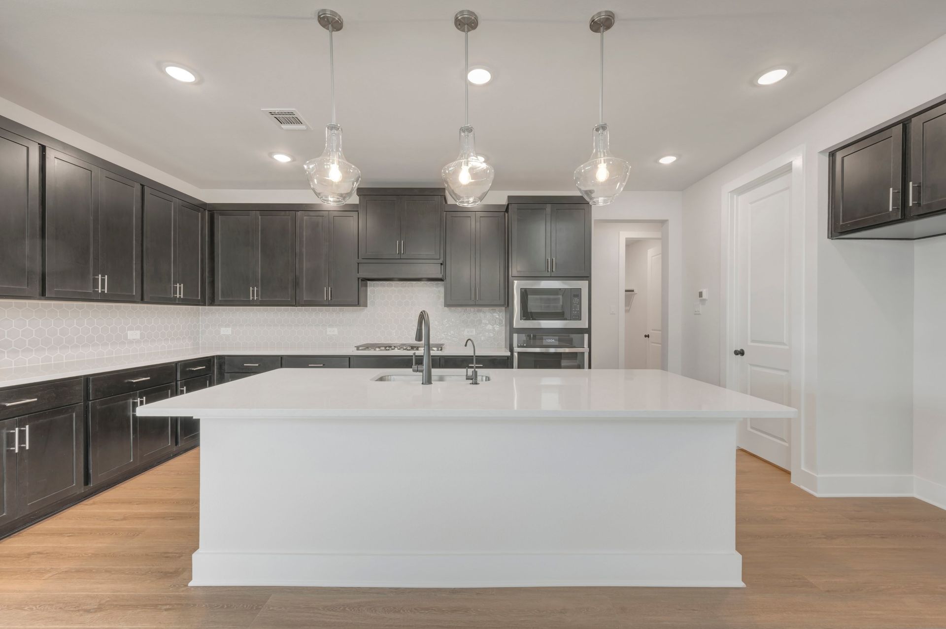 1732 Nesting Robin Lane