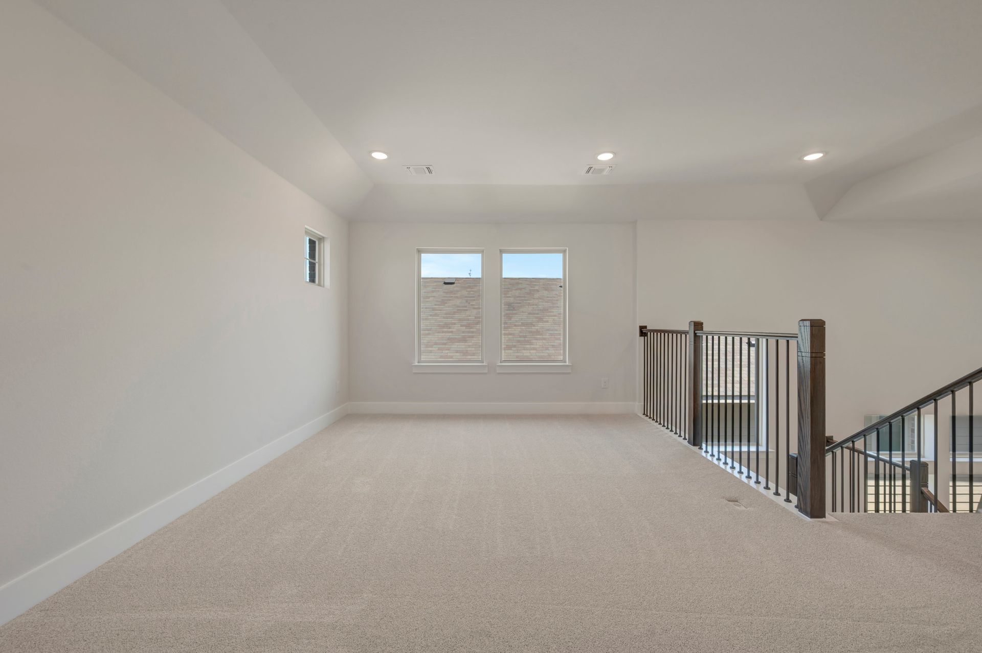 1732 Nesting Robin Lane