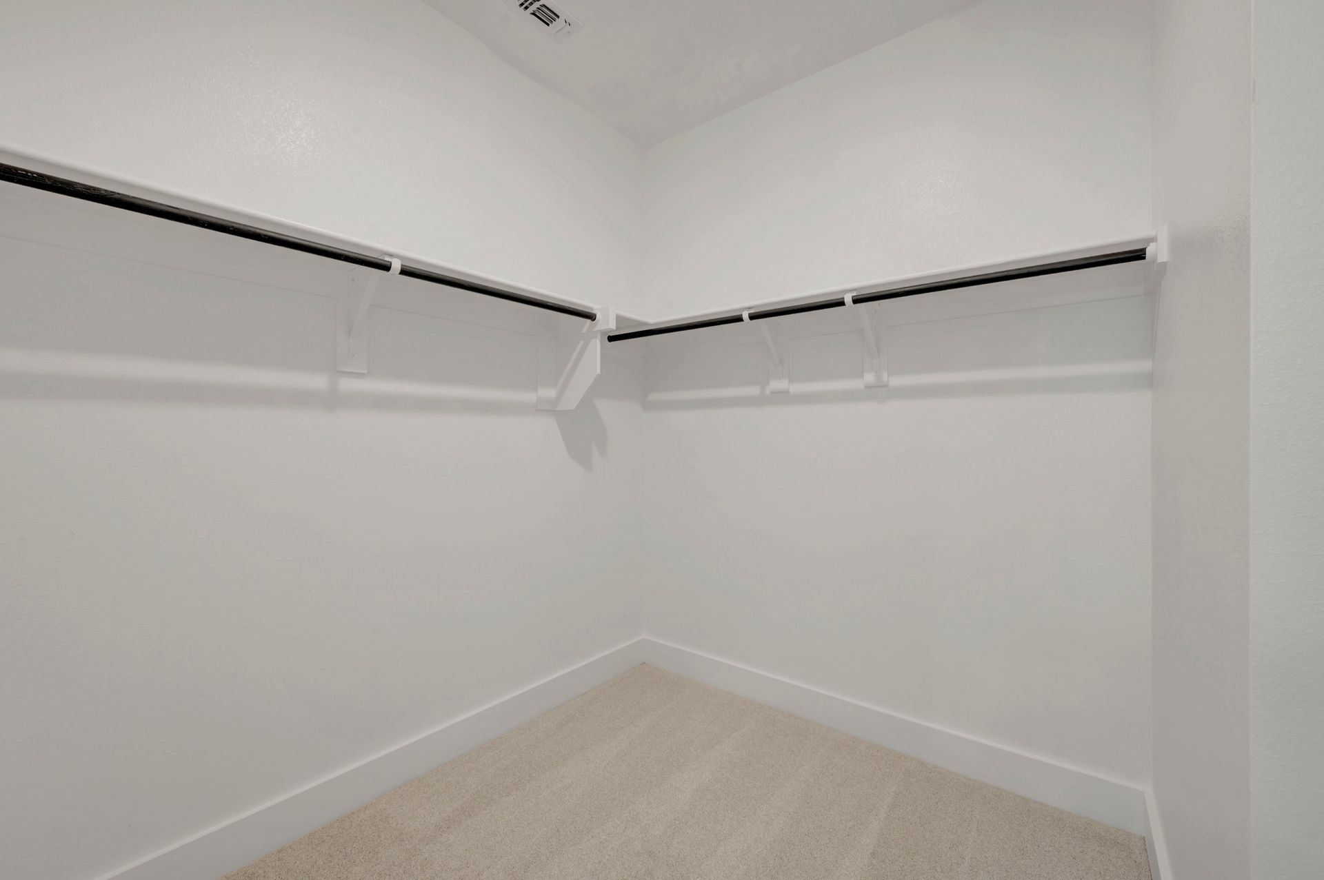 1732 Nesting Robin Lane