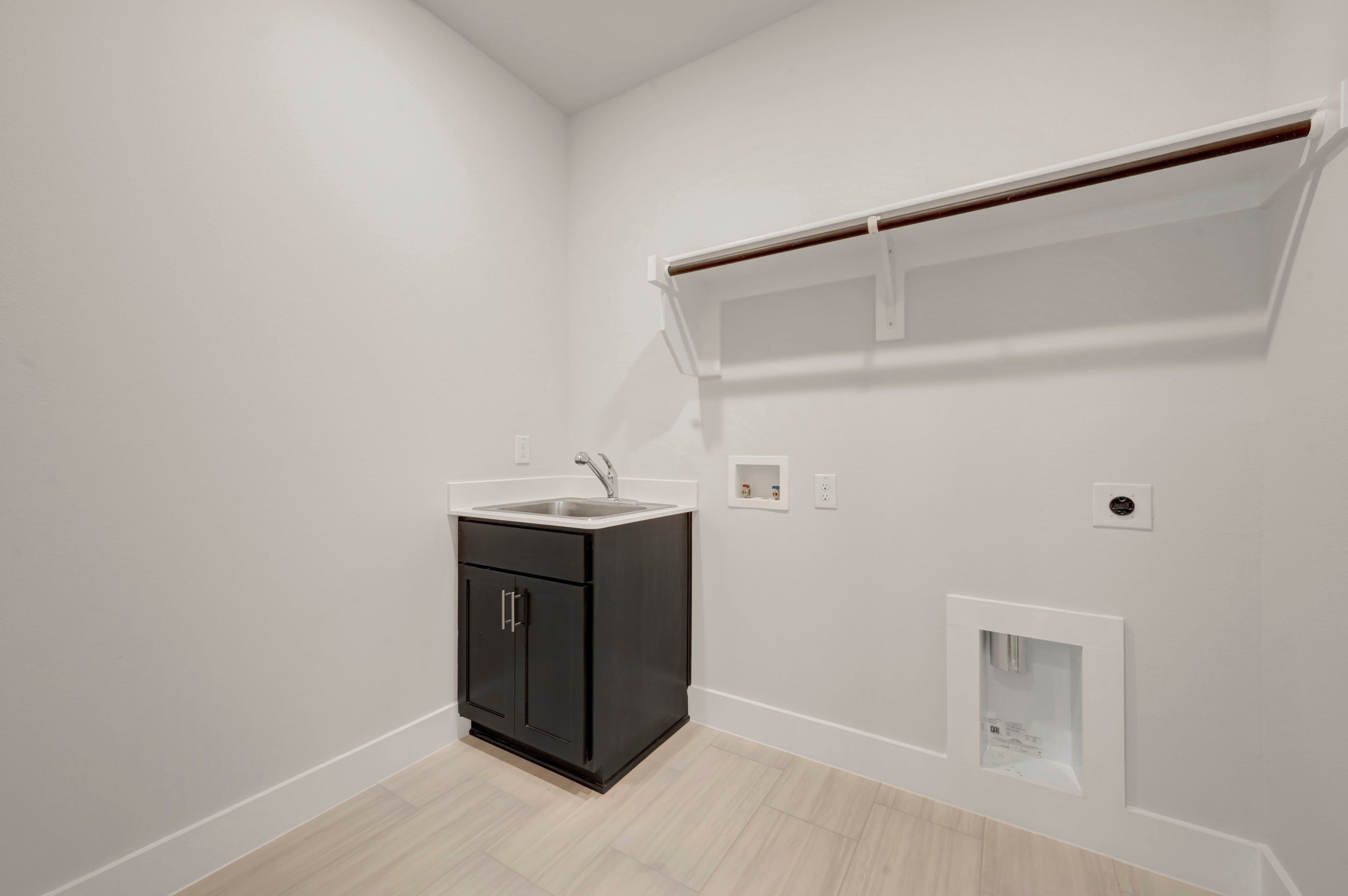 1732 Nesting Robin Lane