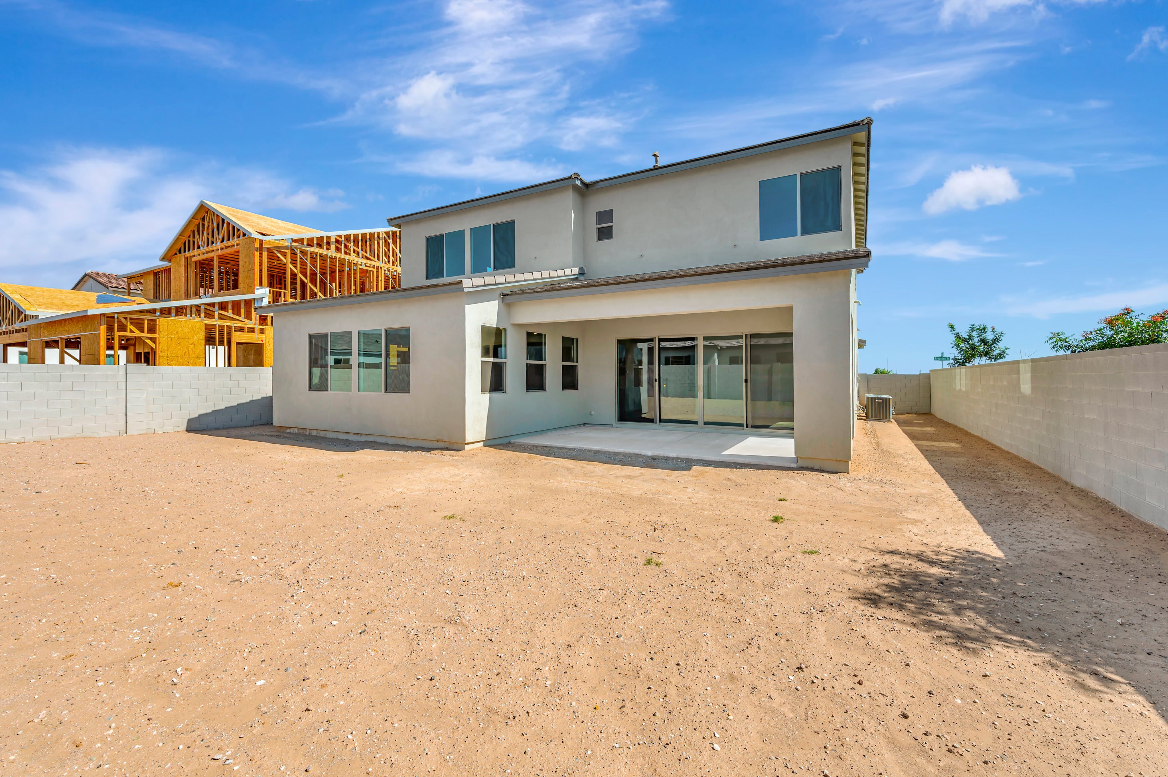 1902 E Pendolino Rd
