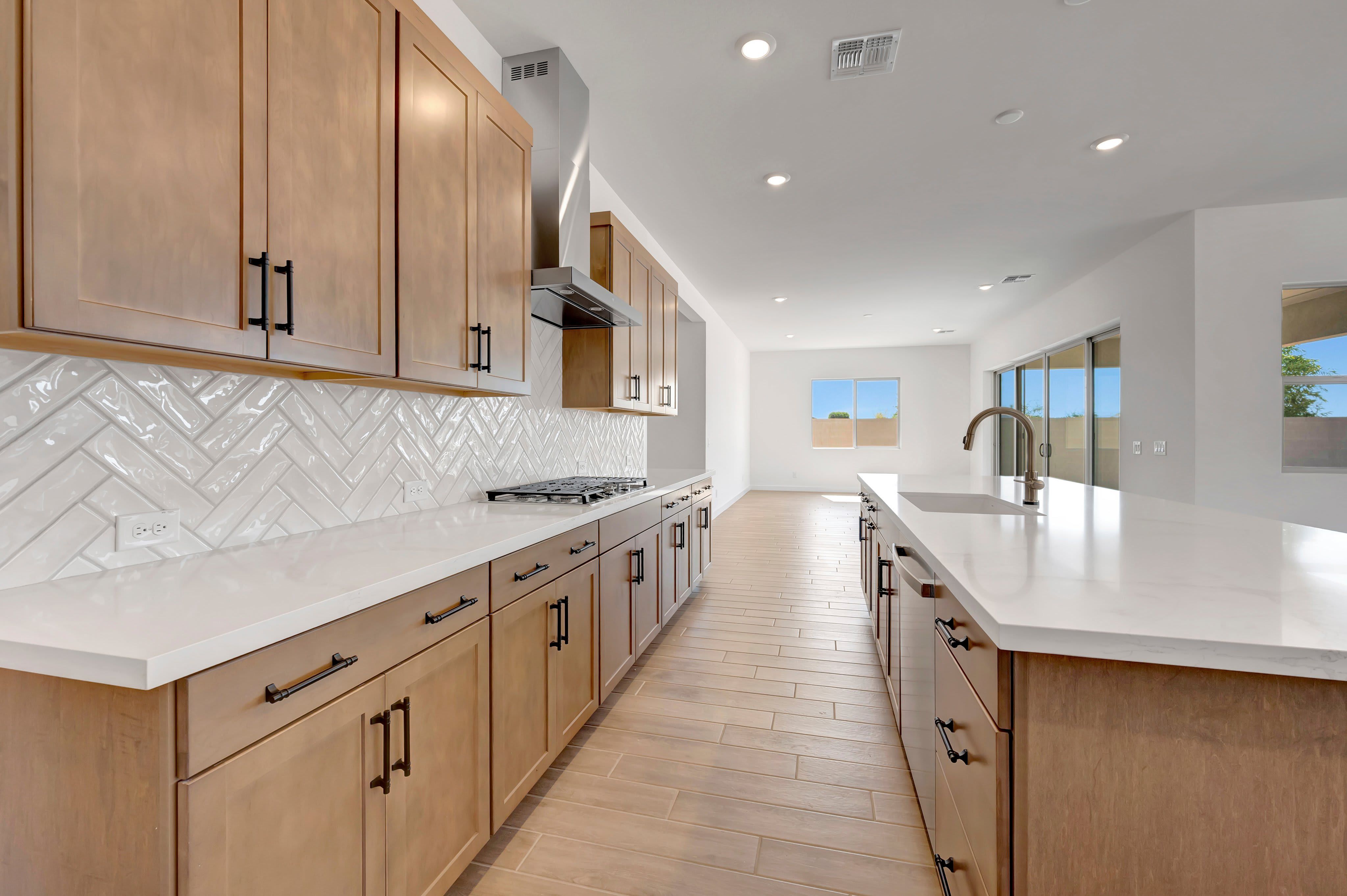 1902 E Pendolino Rd
