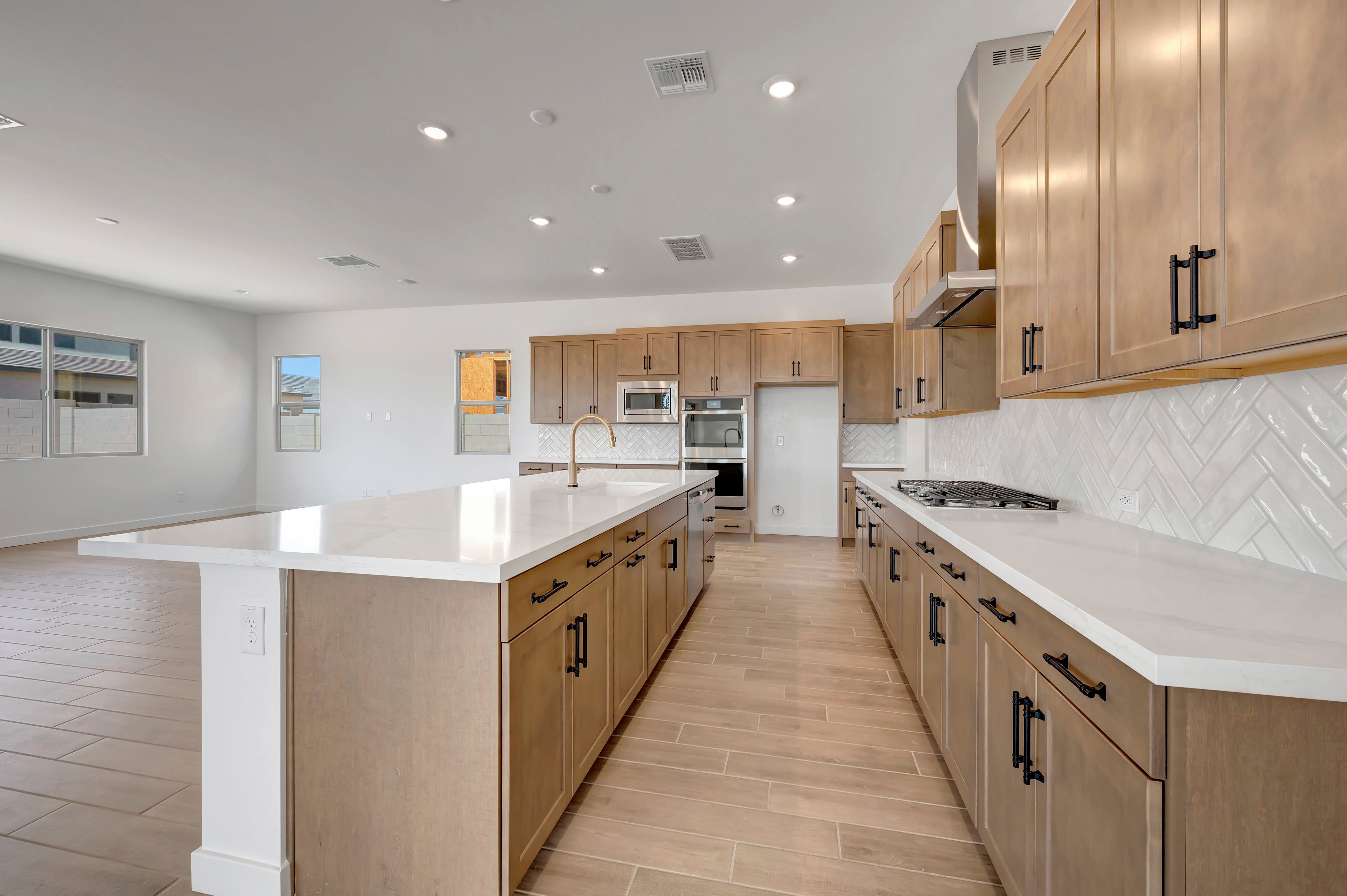 1902 E Pendolino Rd