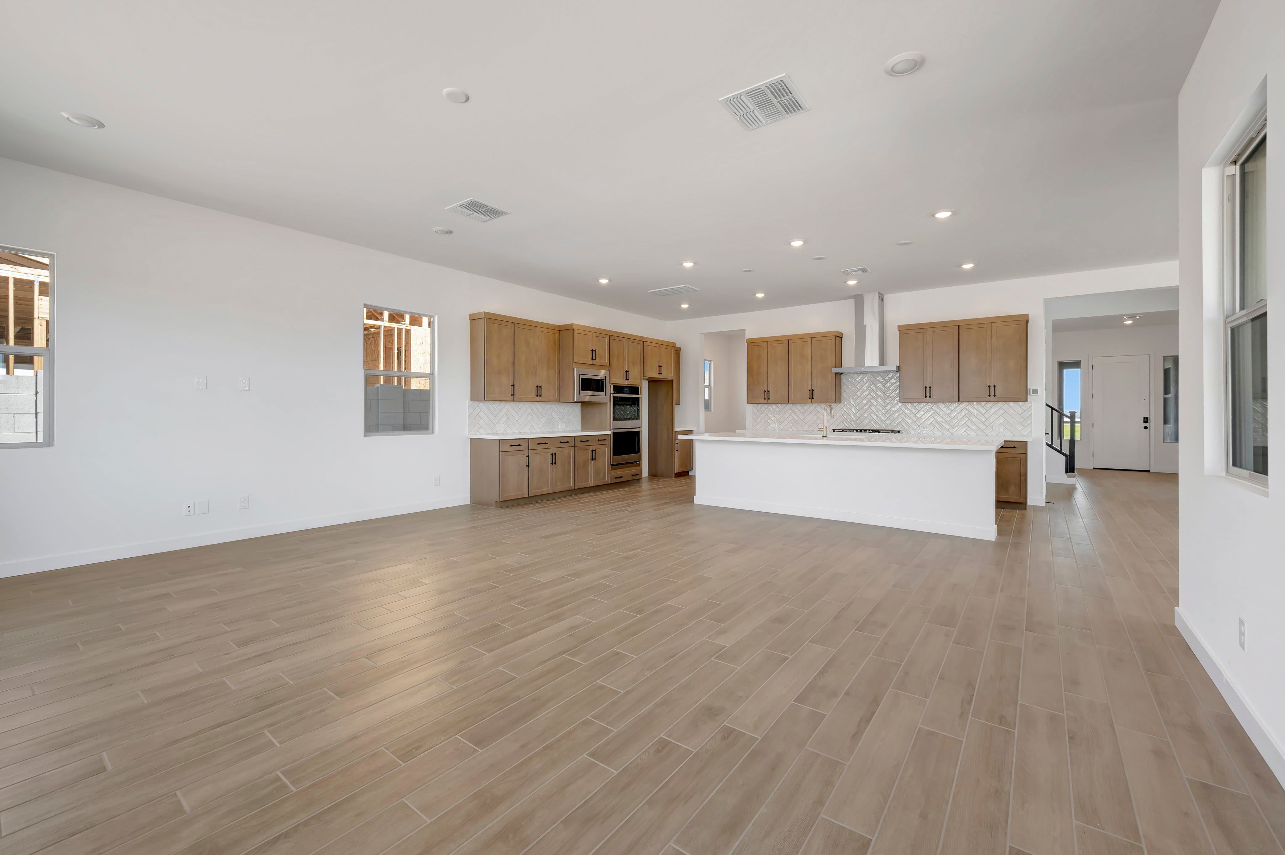1902 E Pendolino Rd
