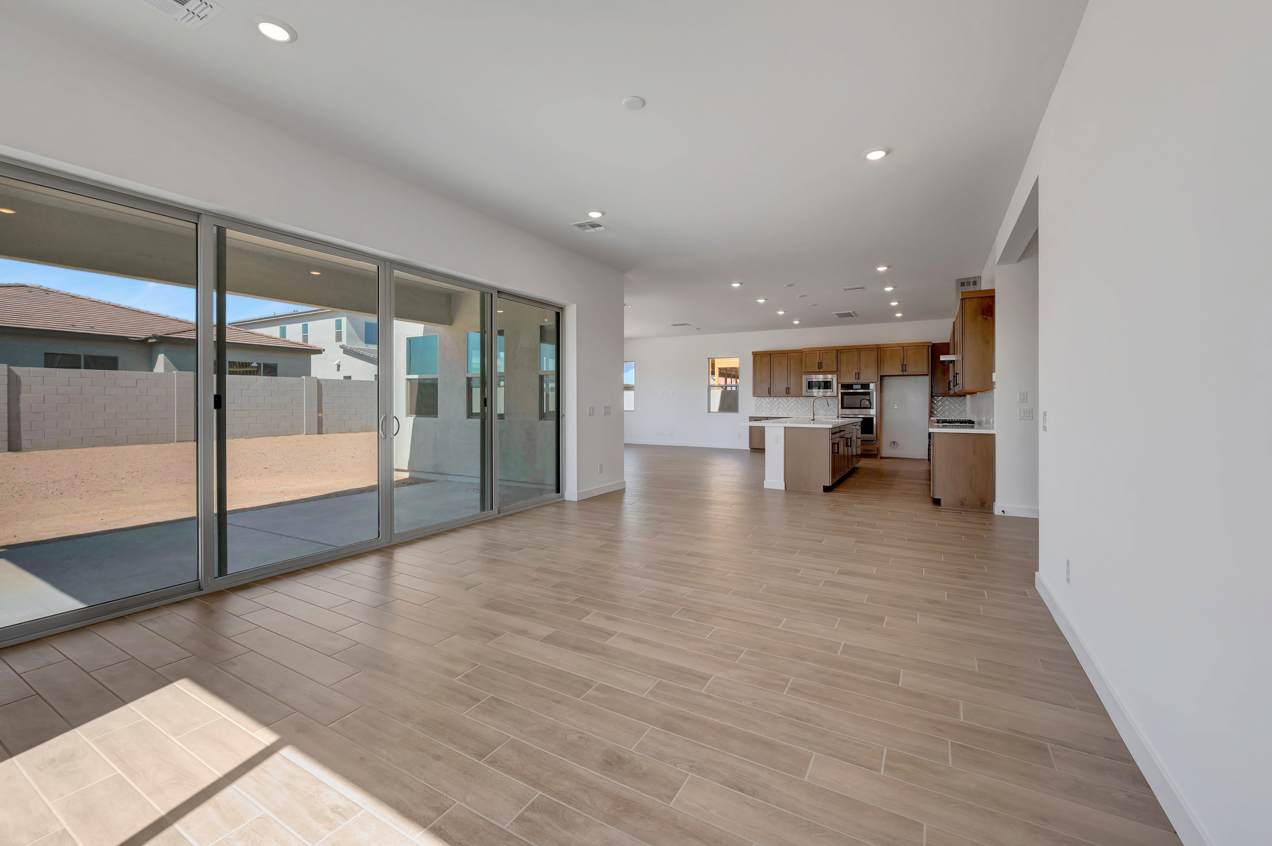1902 E Pendolino Rd