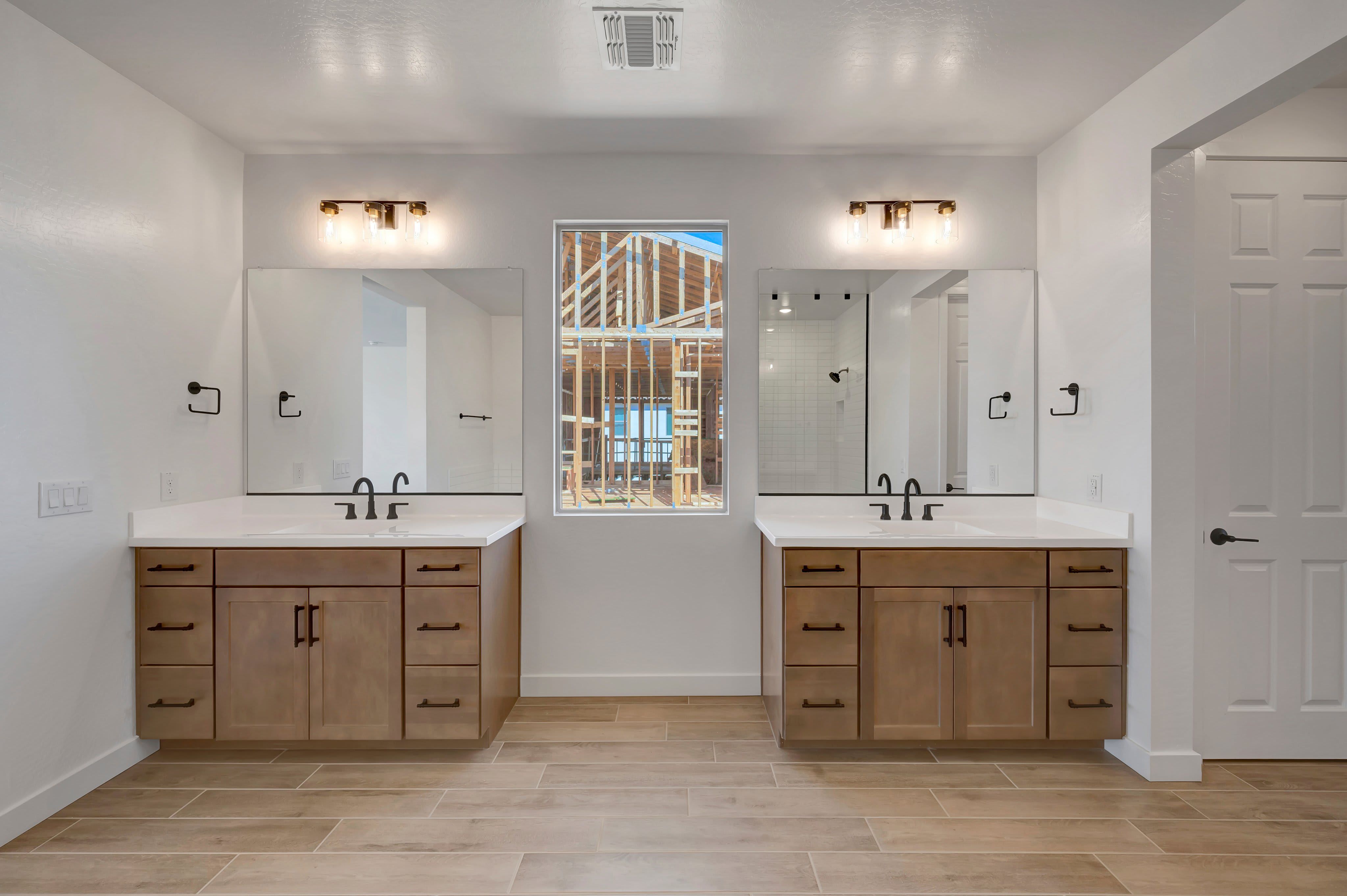 1902 E Pendolino Rd