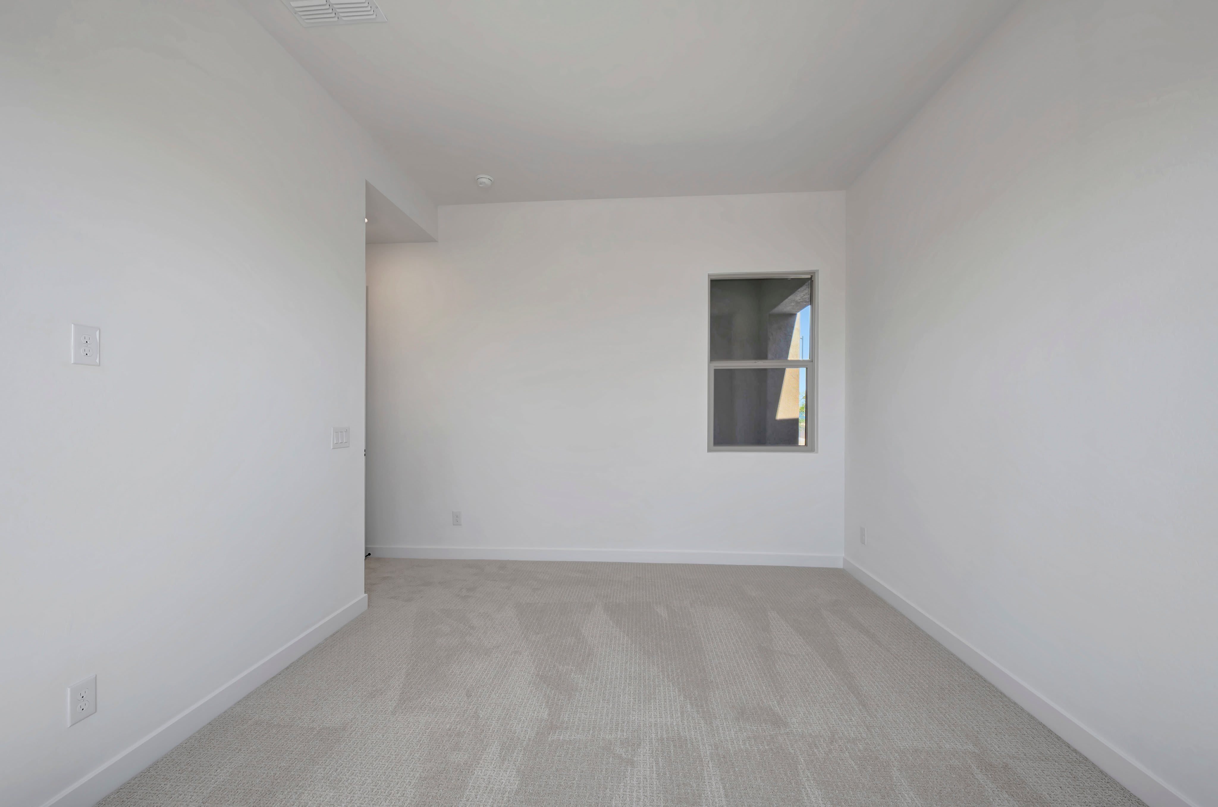 1902 E Pendolino Rd