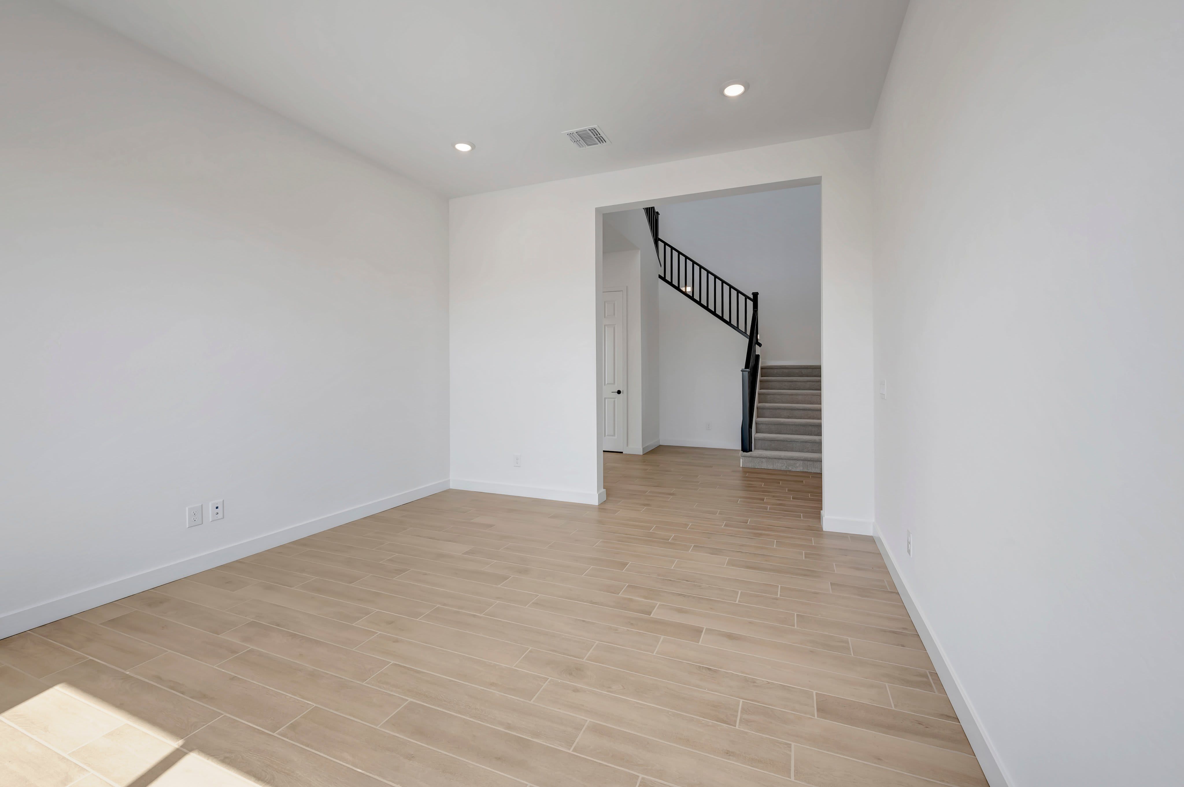1902 E Pendolino Rd