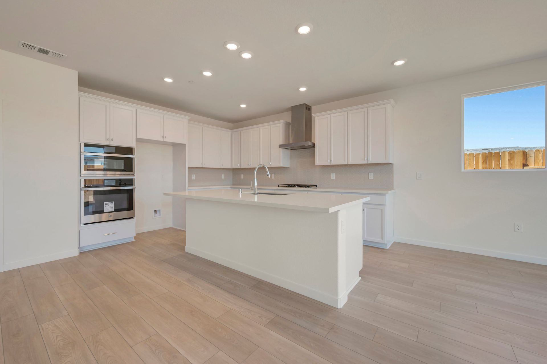 12188 Blue Indigo Cir