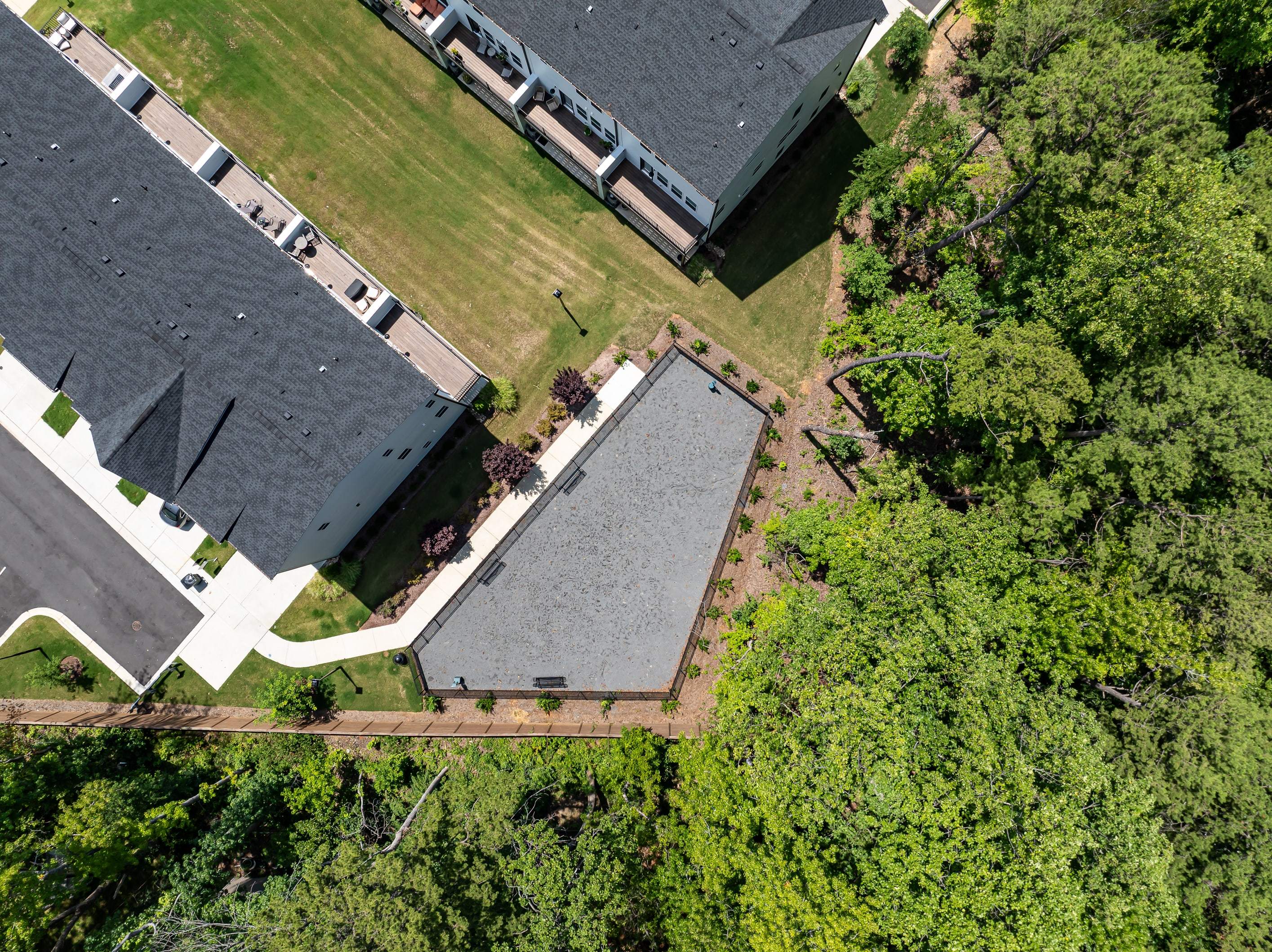909 Archway Ln