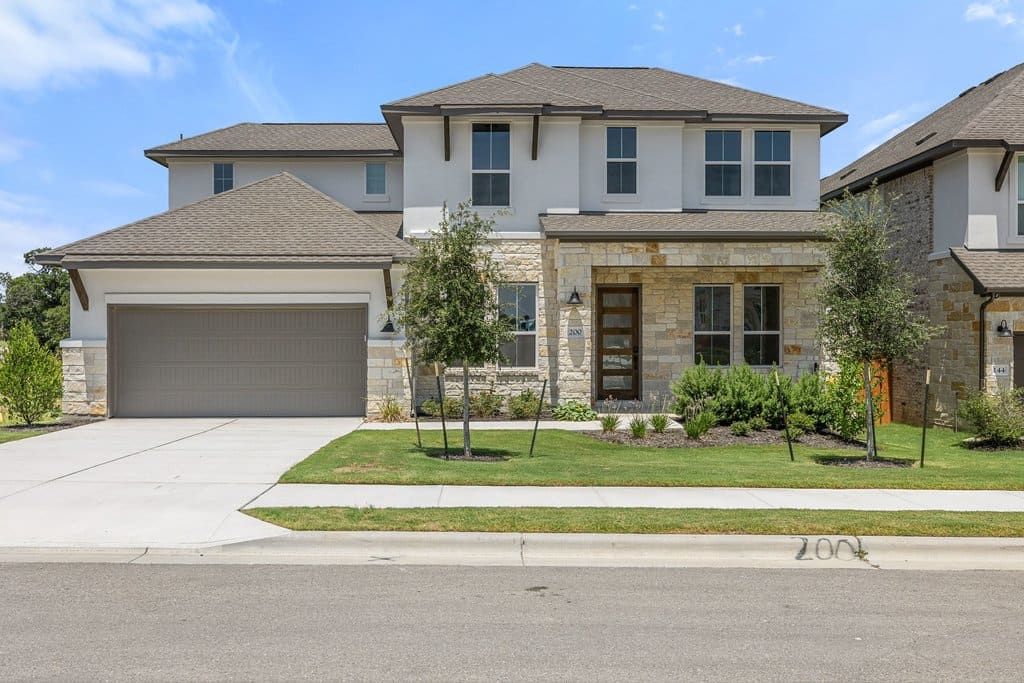 200 Statue Drive (Davenport)