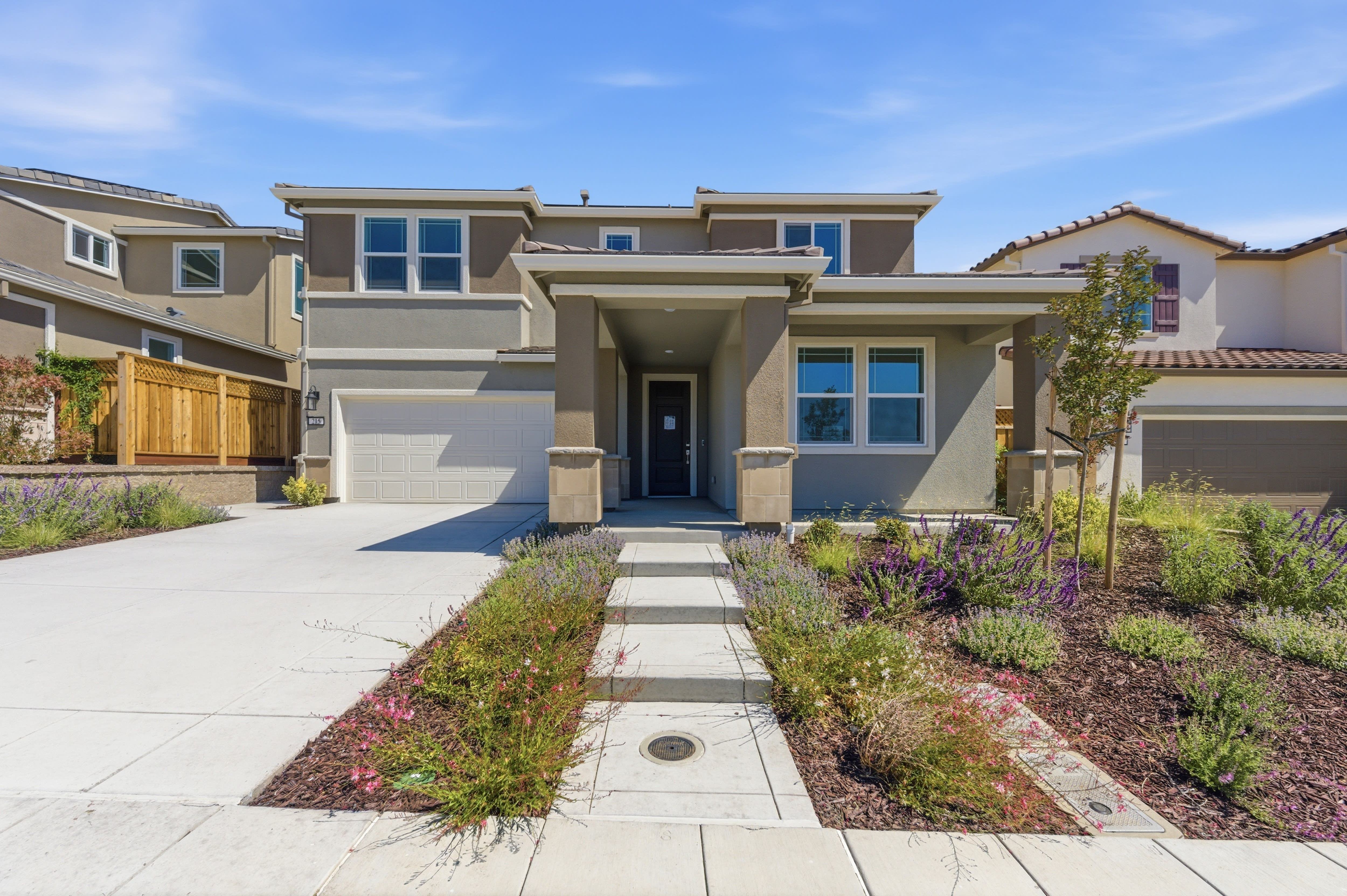 215 W Pasqua Glen