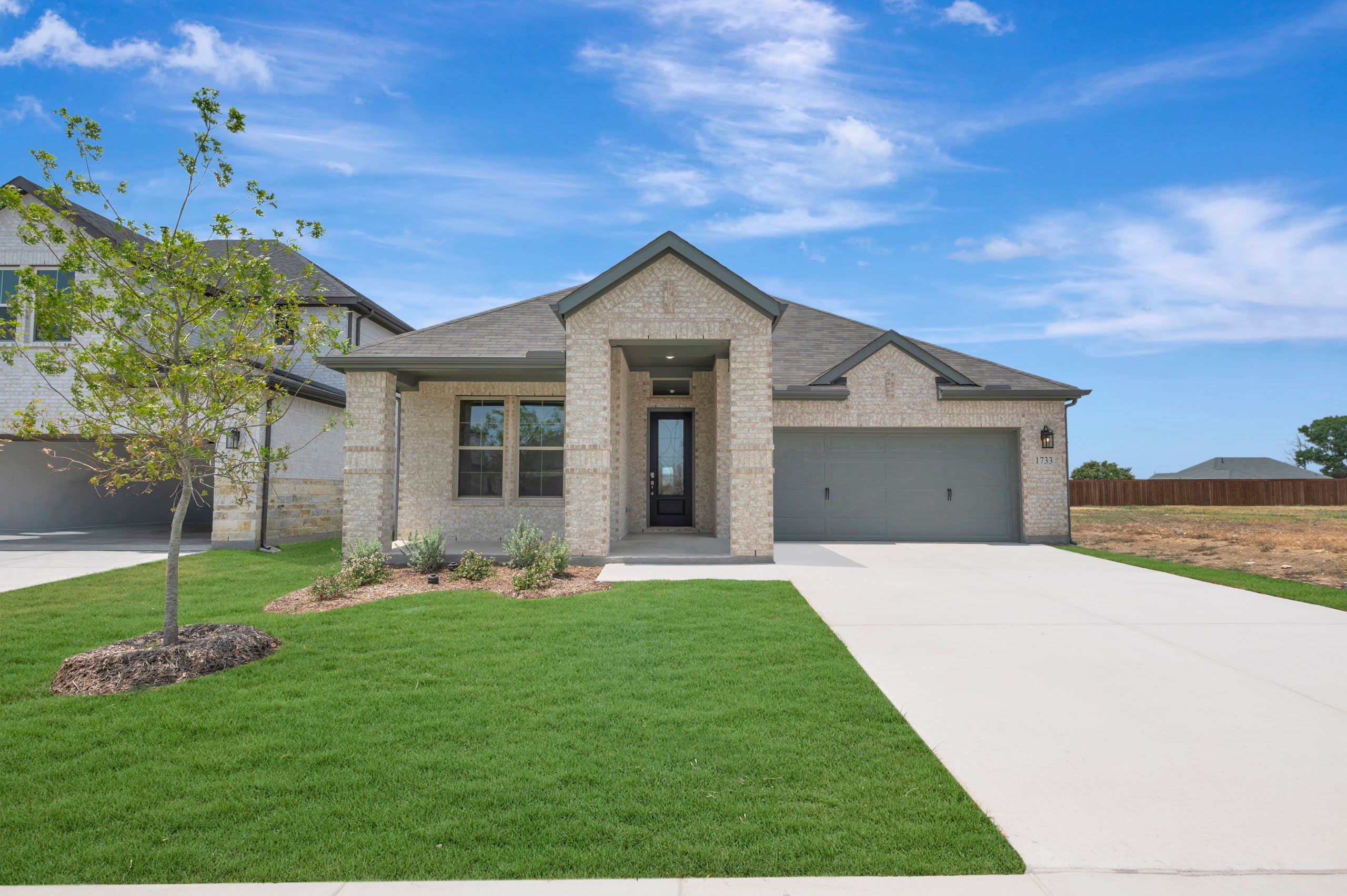1733 Nesting Robin Lane