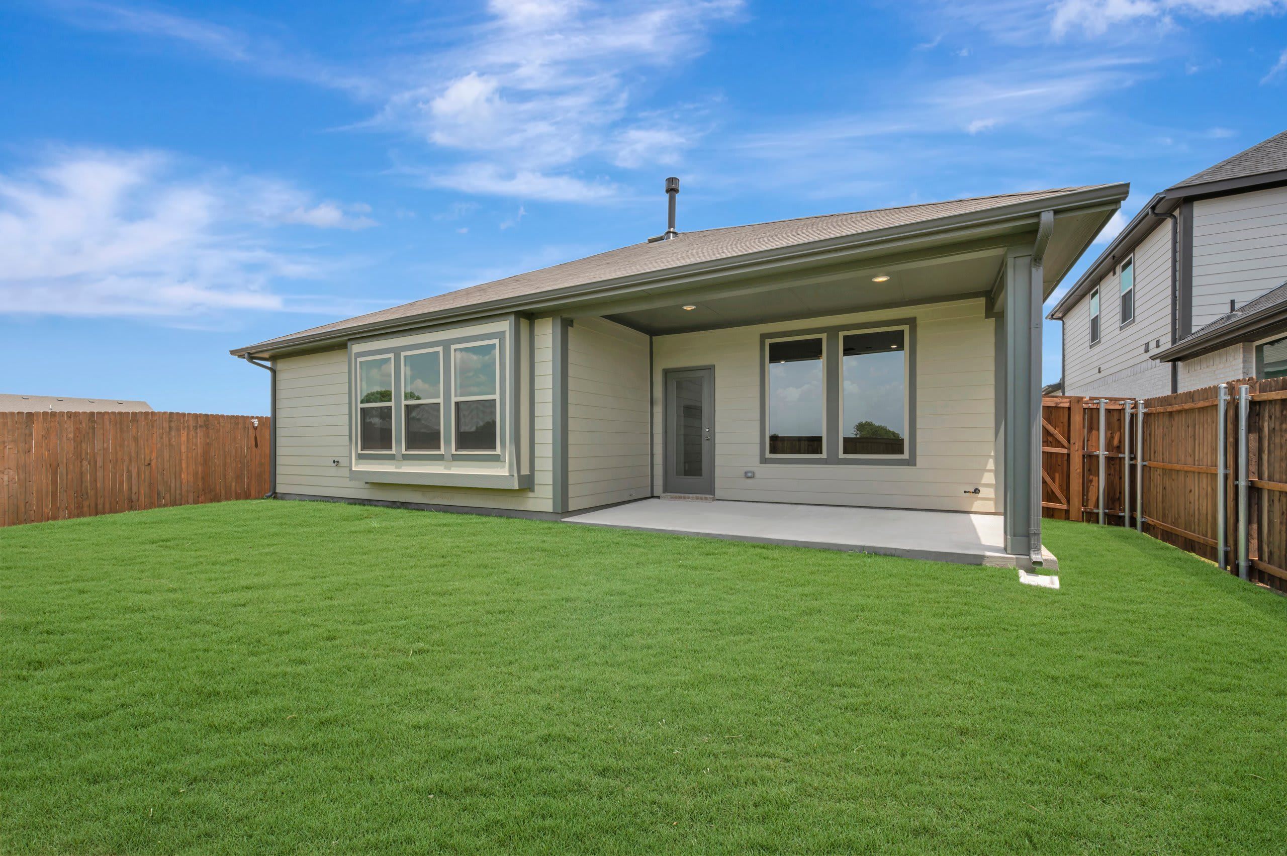 1733 Nesting Robin Lane