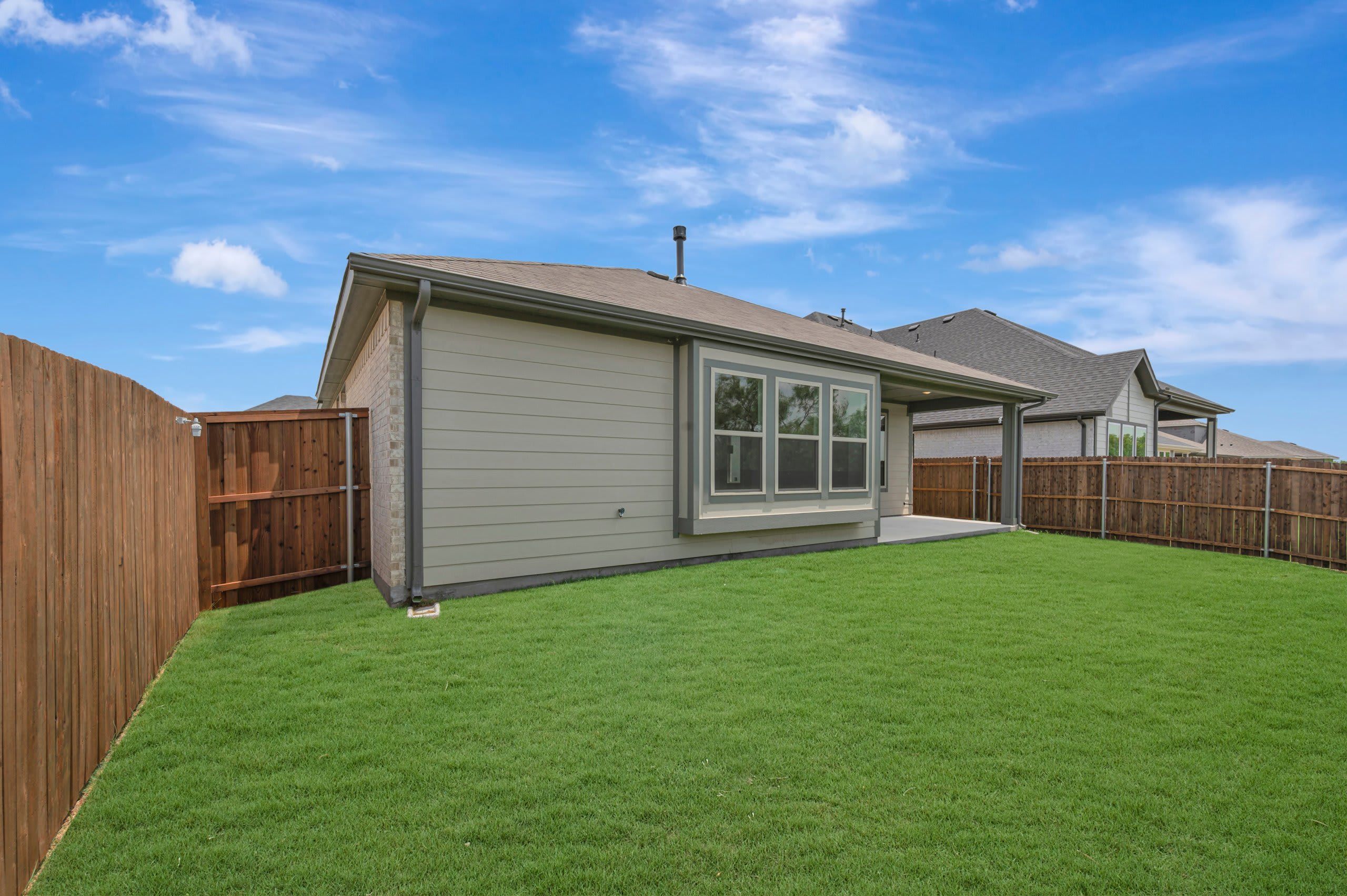 1733 Nesting Robin Lane