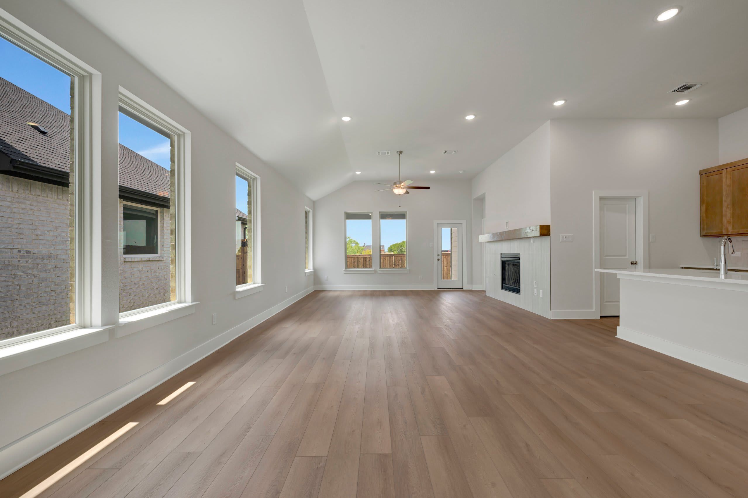 1733 Nesting Robin Lane