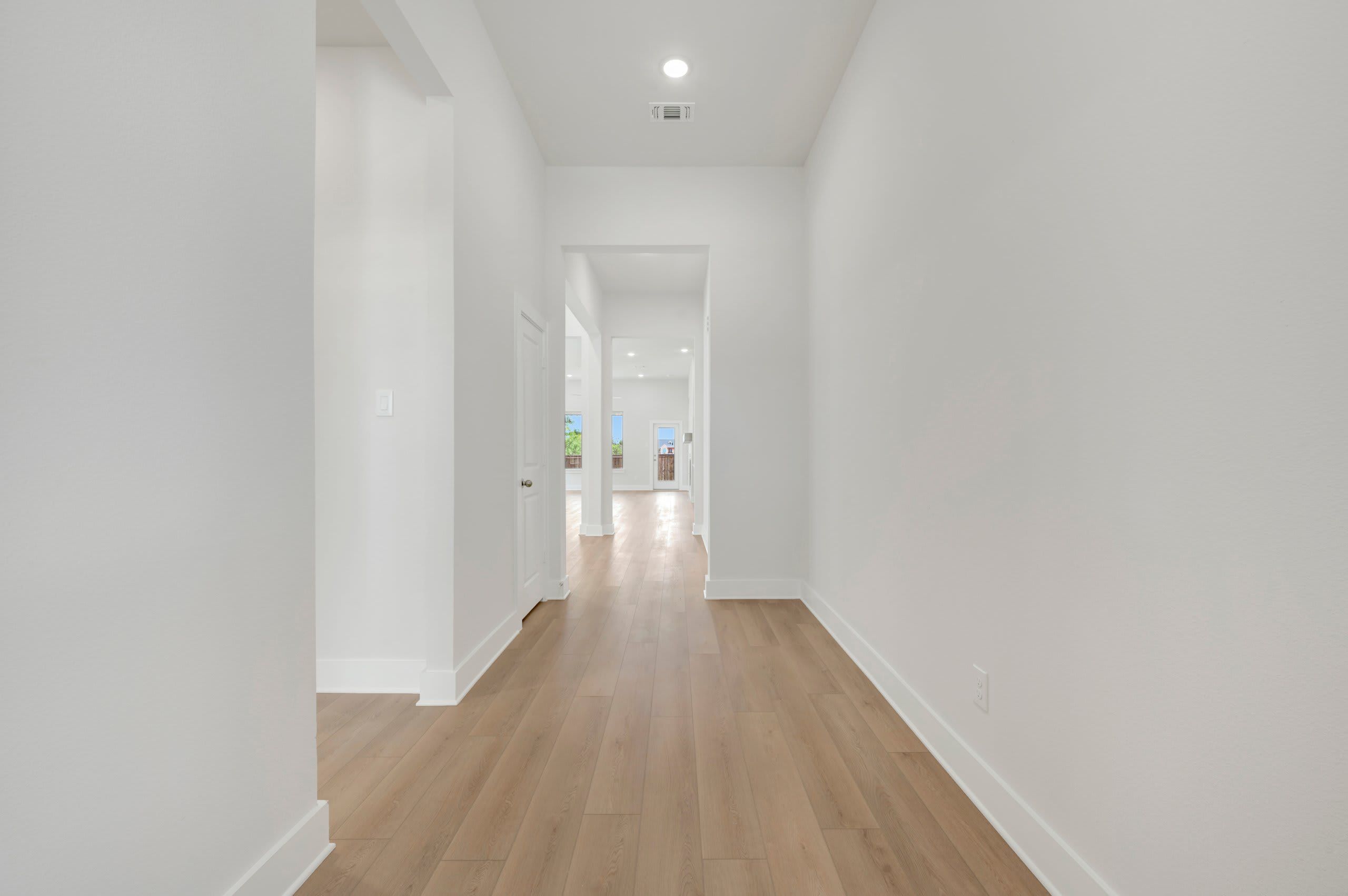 1733 Nesting Robin Lane