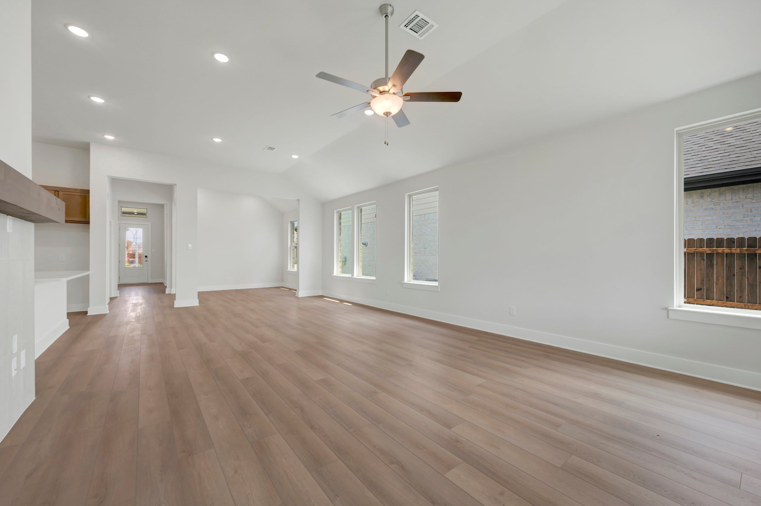 1733 Nesting Robin Lane