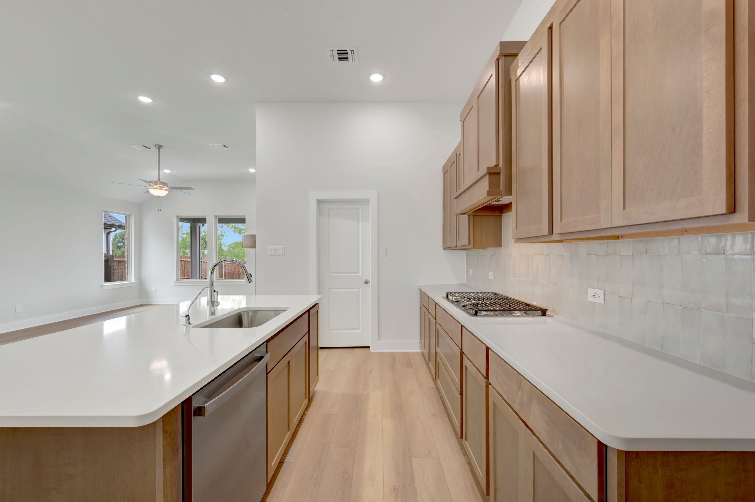 1733 Nesting Robin Lane