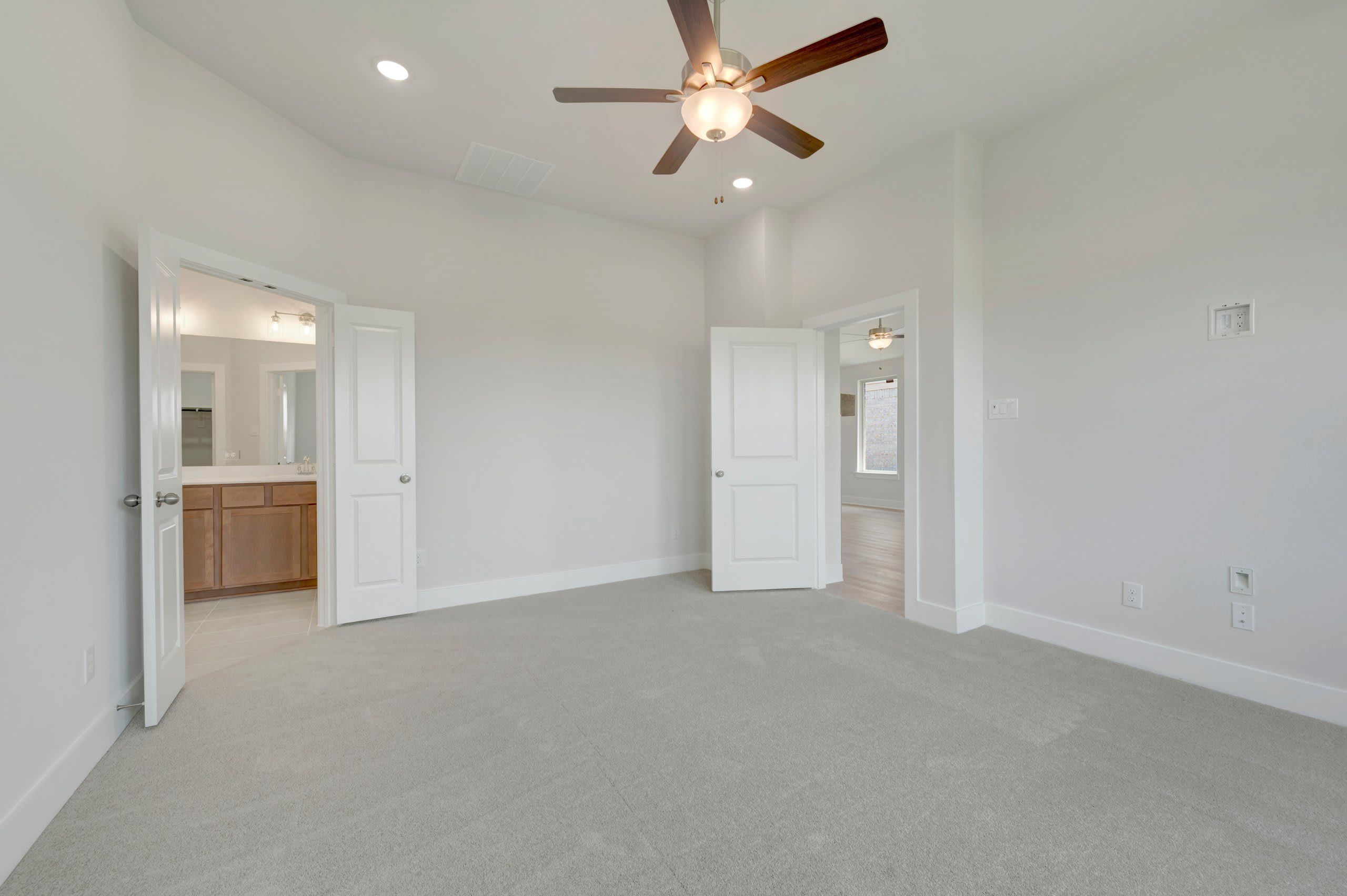 1733 Nesting Robin Lane