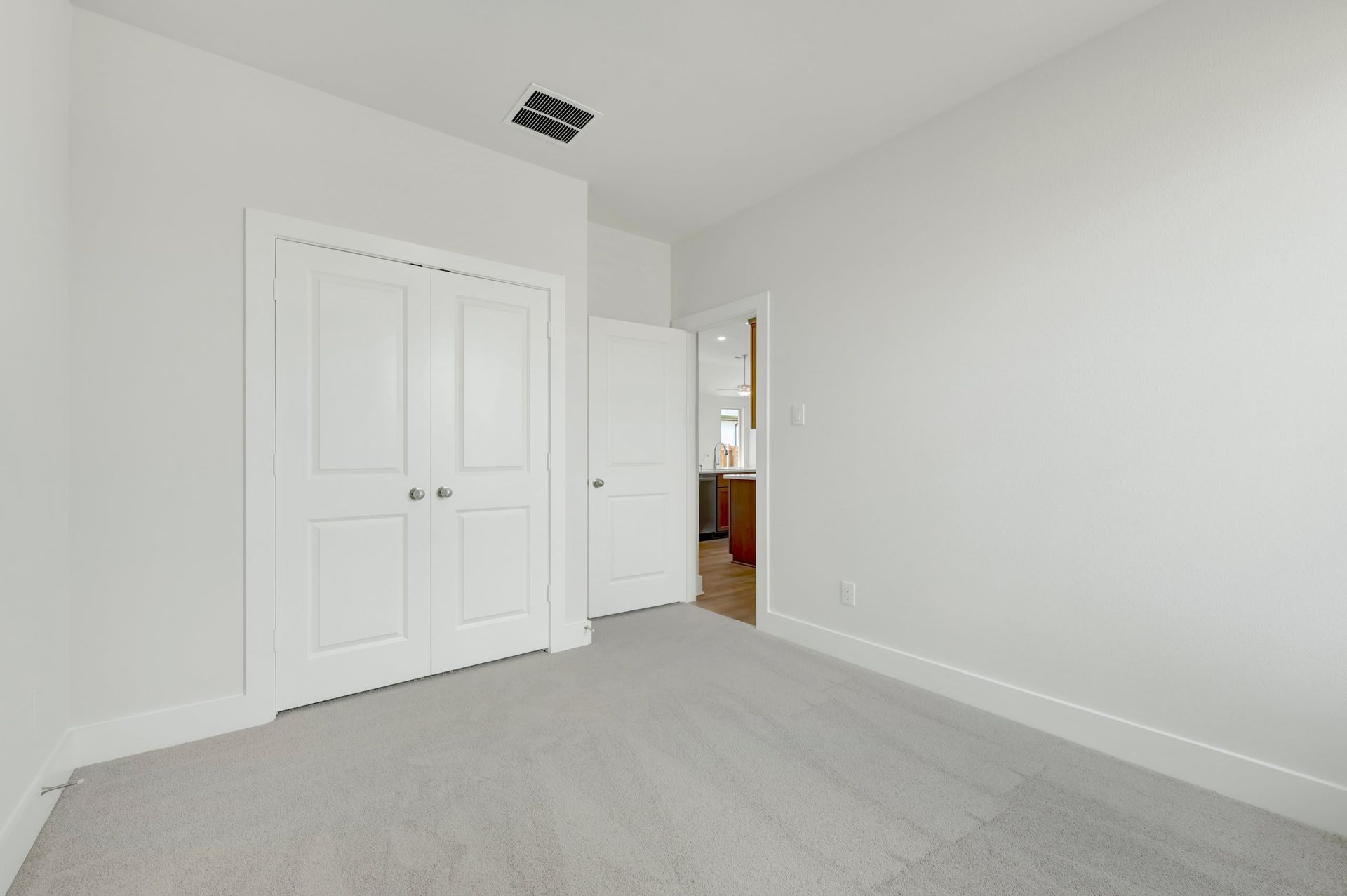 1733 Nesting Robin Lane