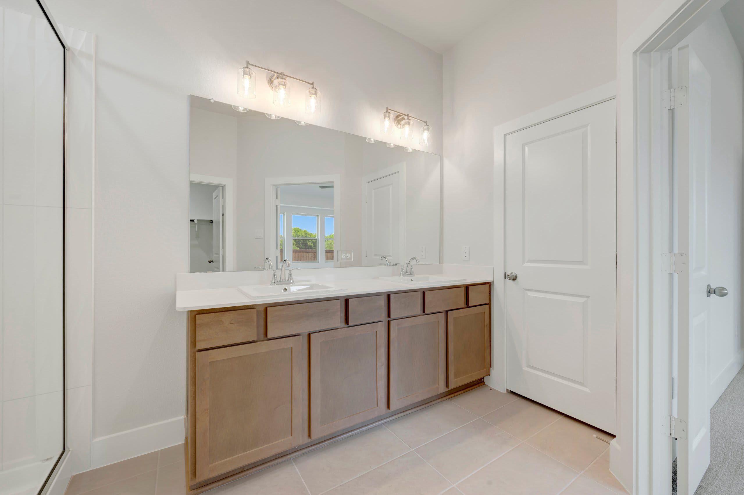 1733 Nesting Robin Lane