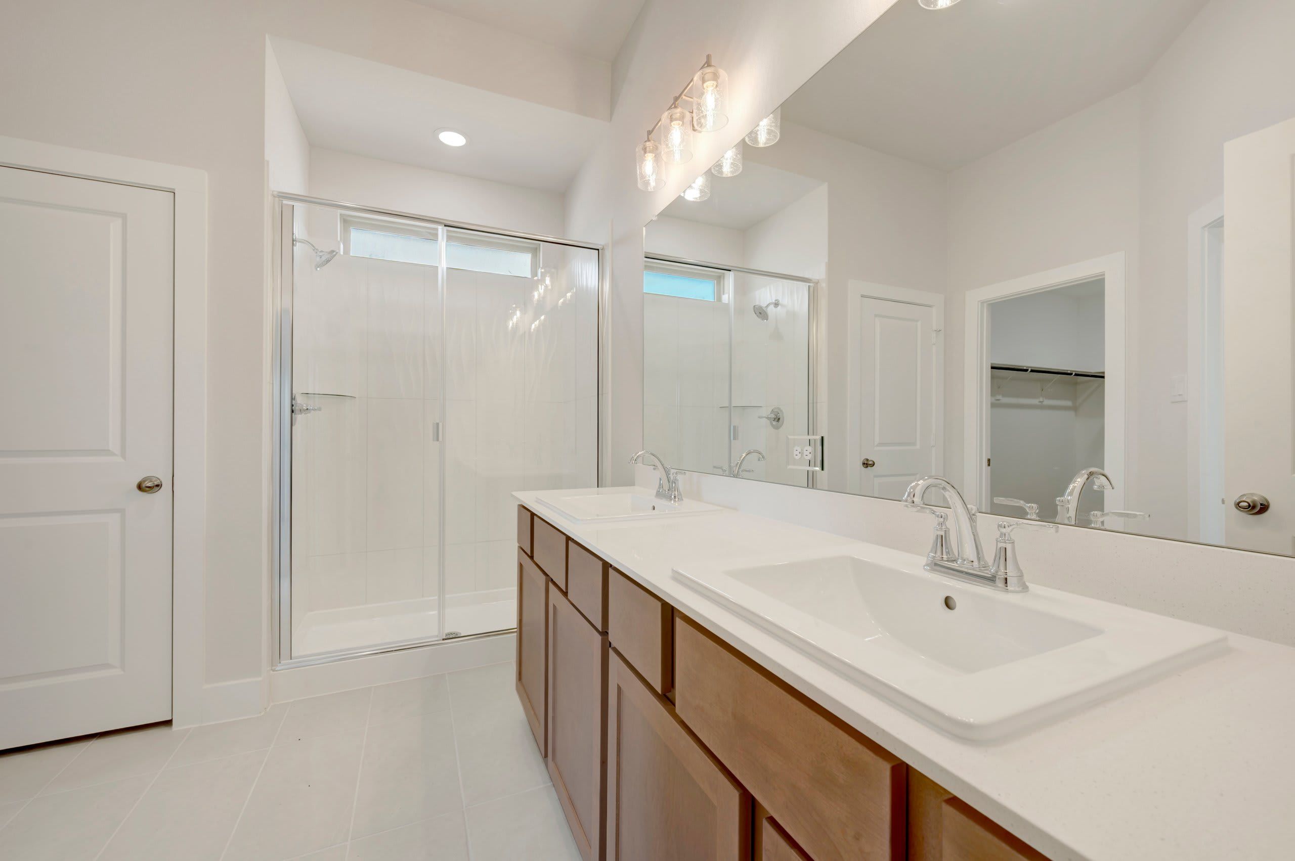 1733 Nesting Robin Lane