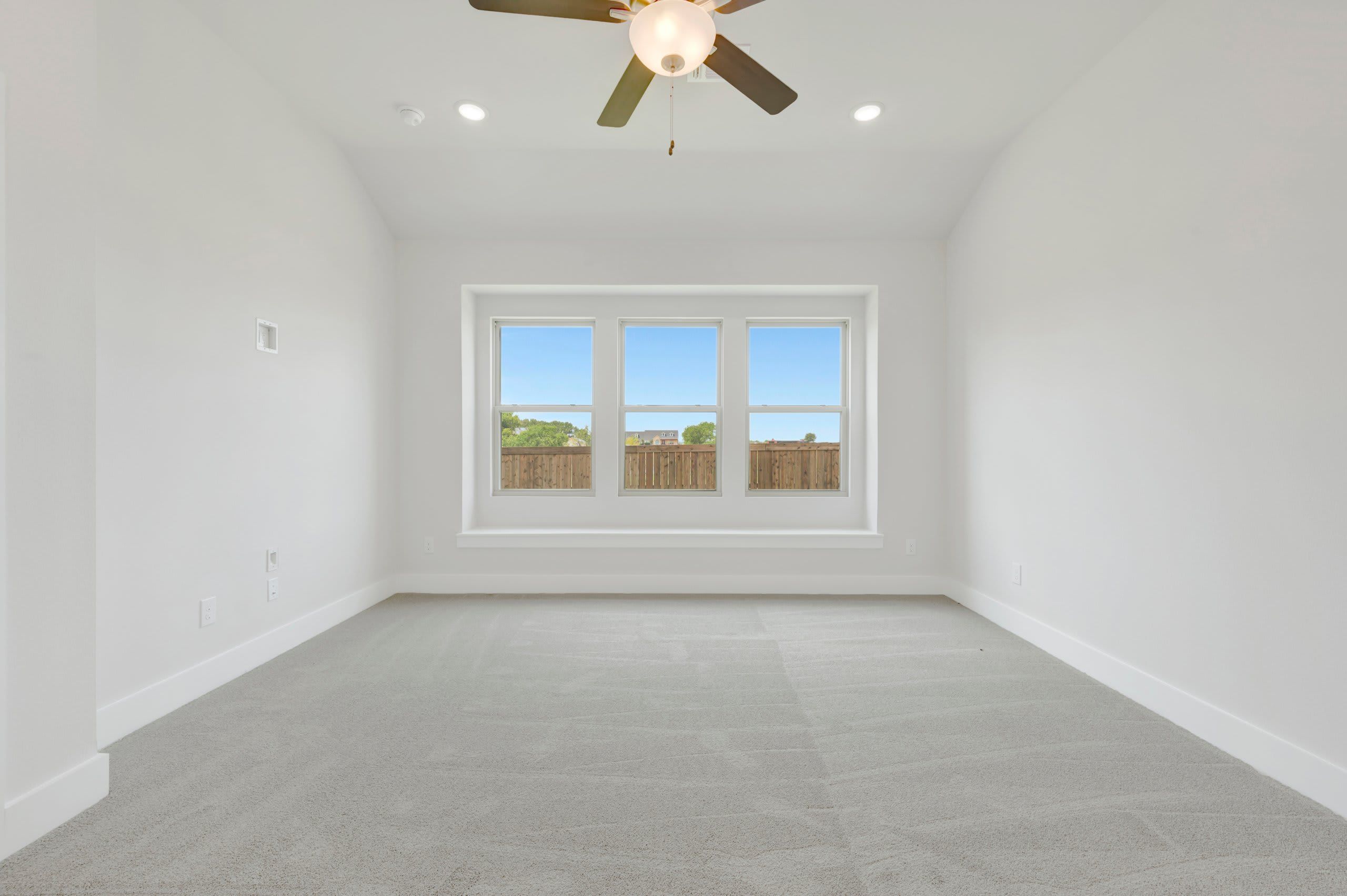 1733 Nesting Robin Lane