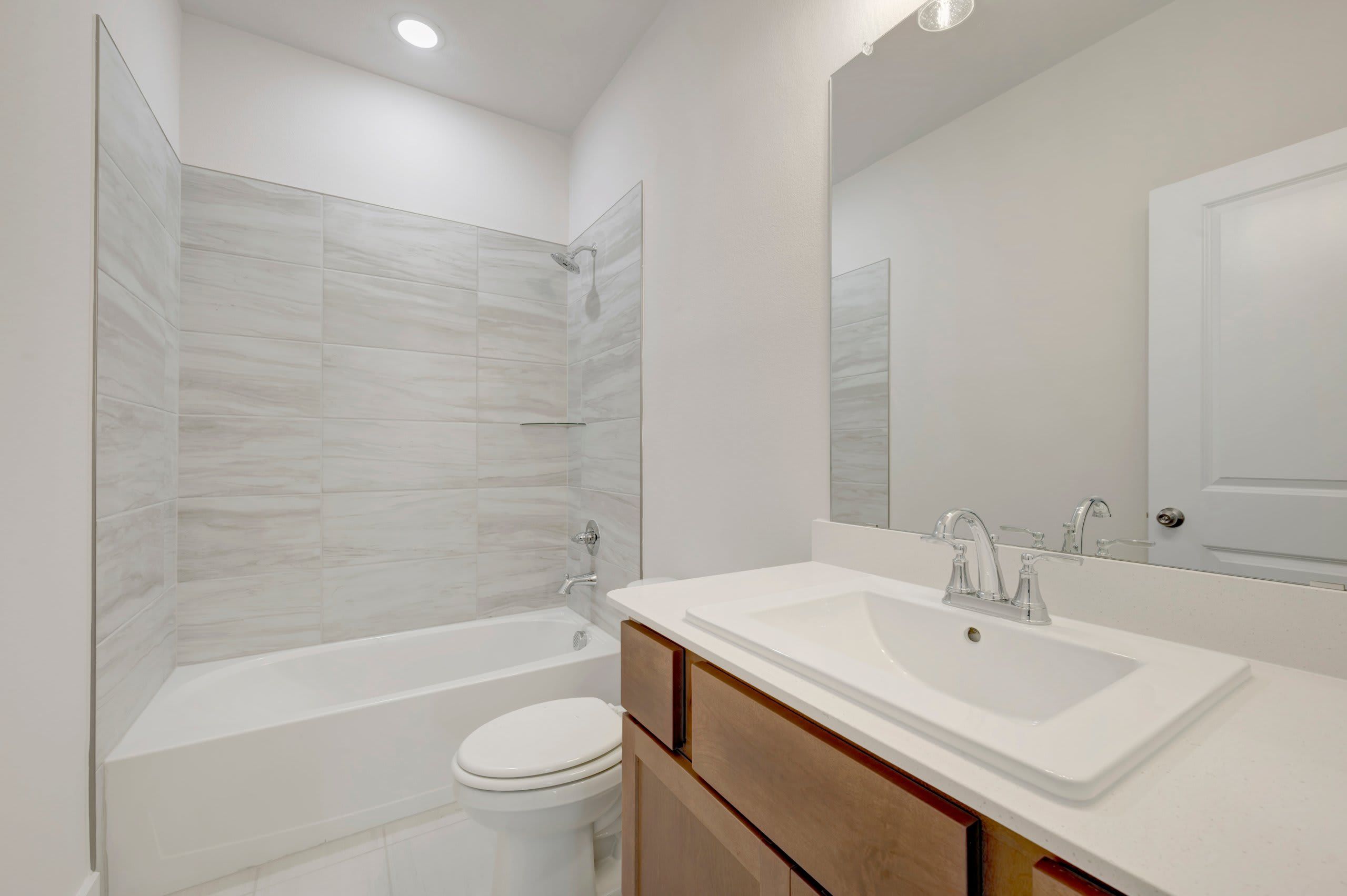 1733 Nesting Robin Lane