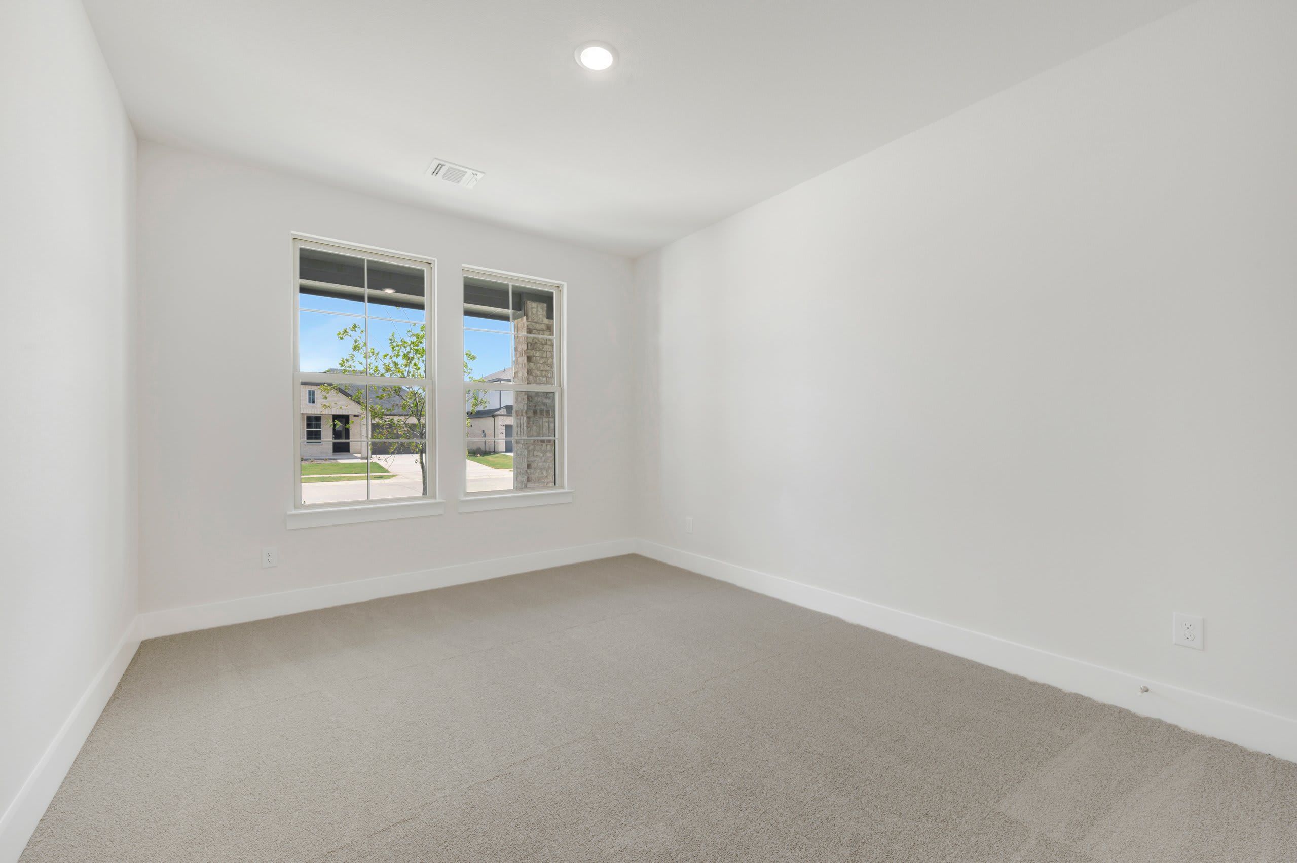 1733 Nesting Robin Lane