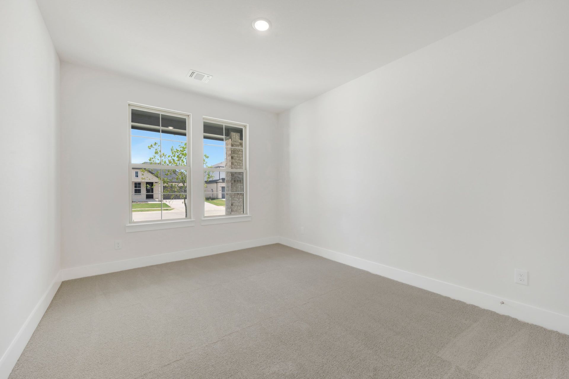 1733 Nesting Robin Lane