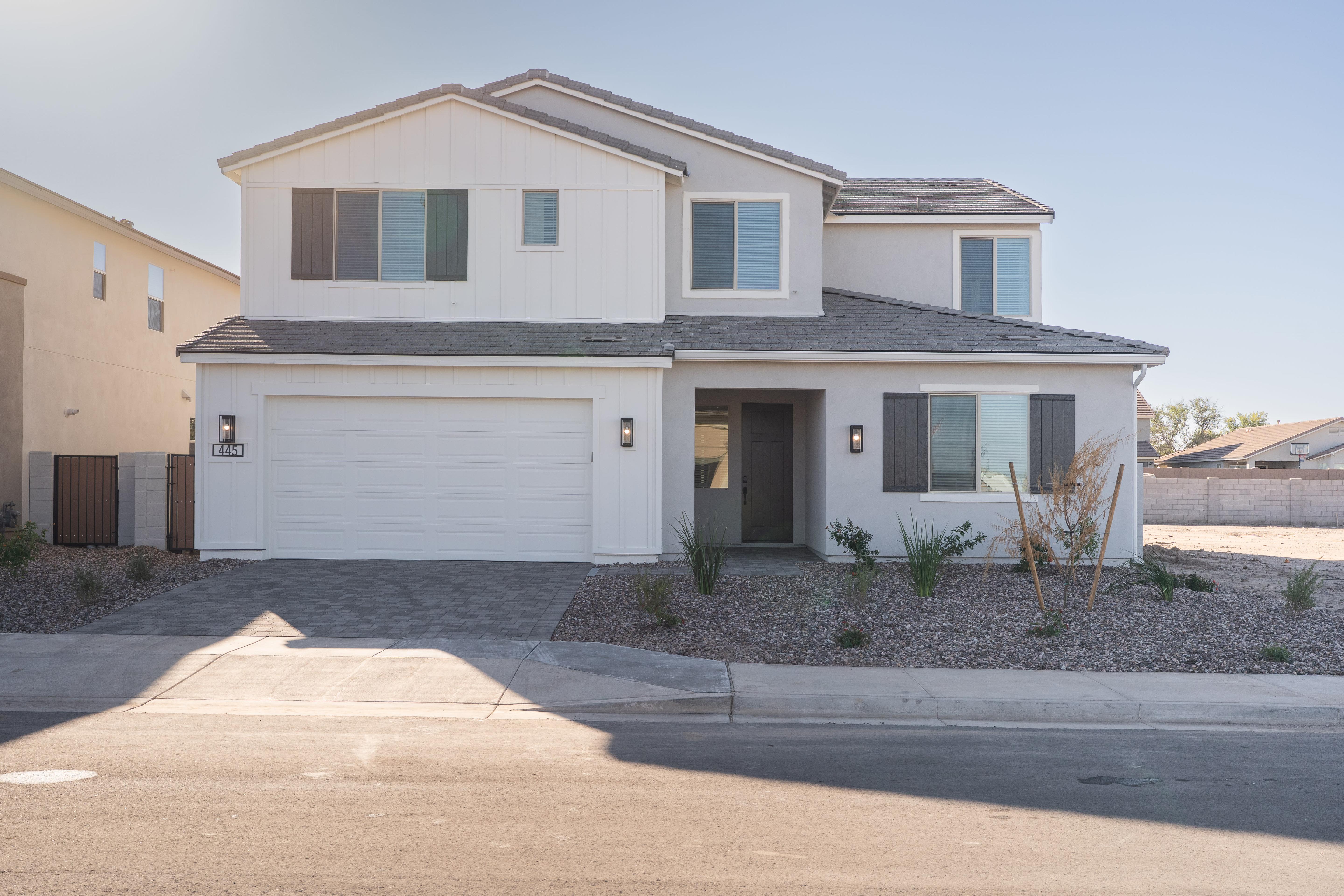 445 E LA ESTELA LN
