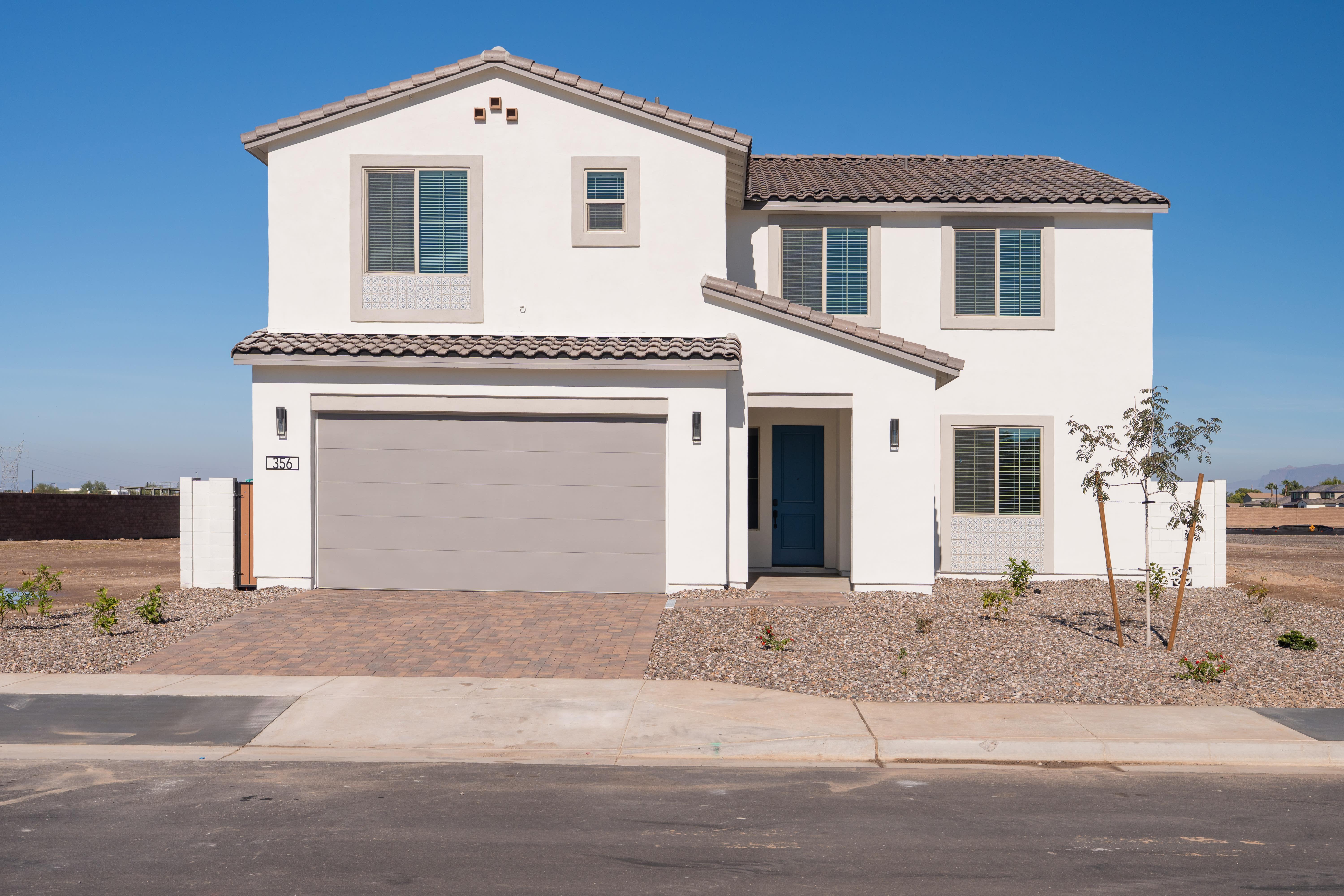 356 E LA ESTELA LN (Romero Plan 4513)