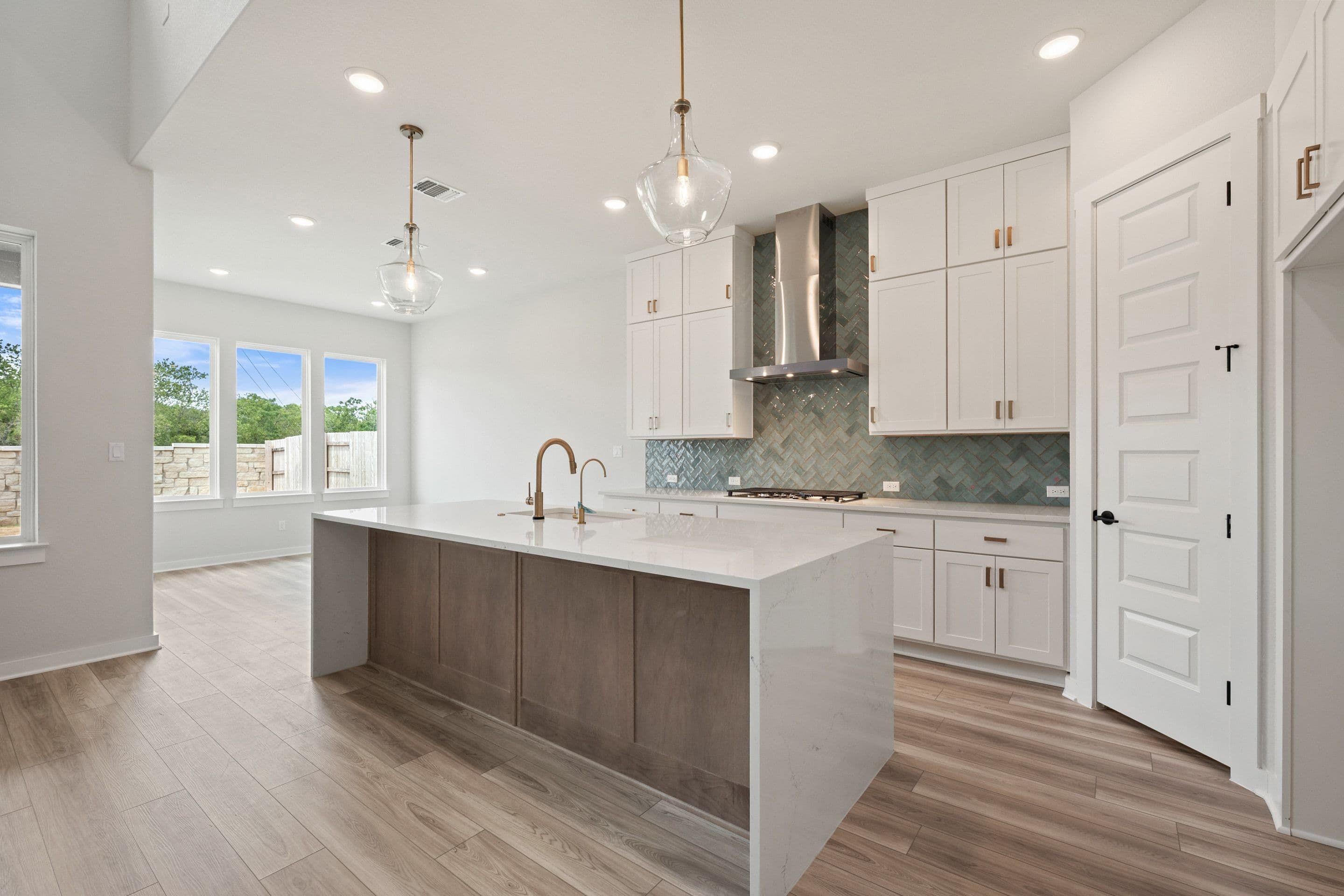 10720 Worth Lane