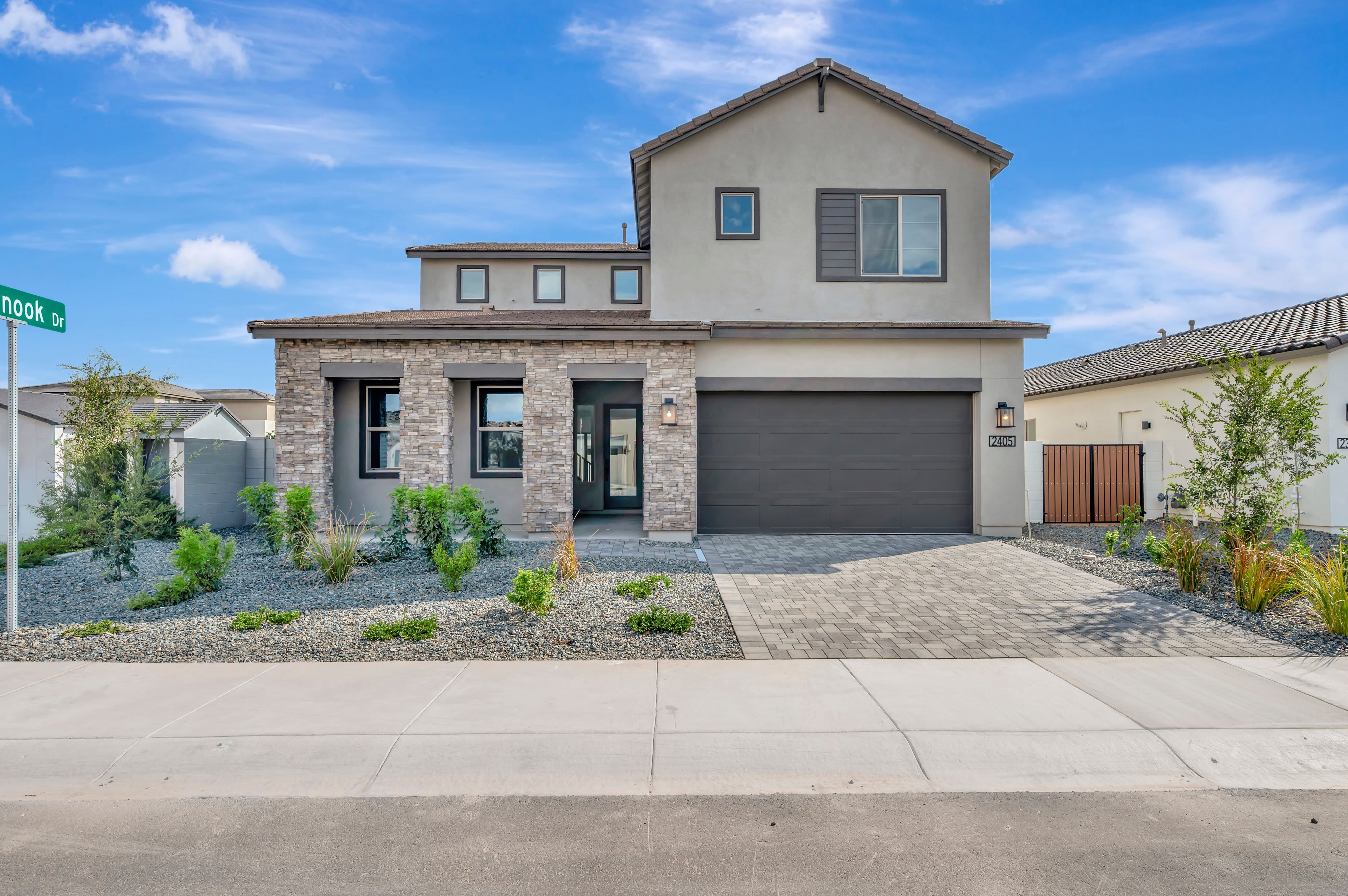 2405 E LECCINO DR