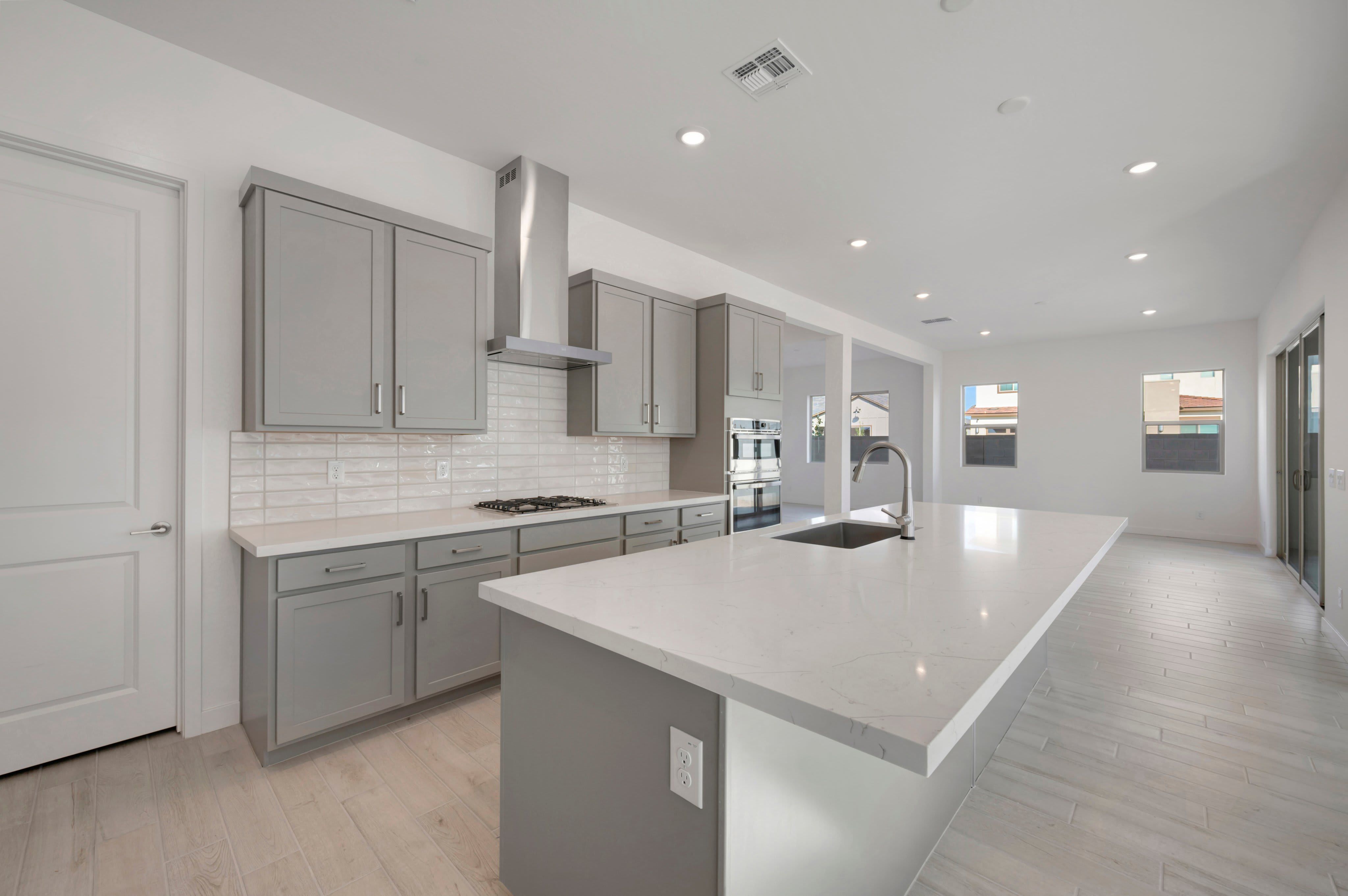 2405 E LECCINO DR