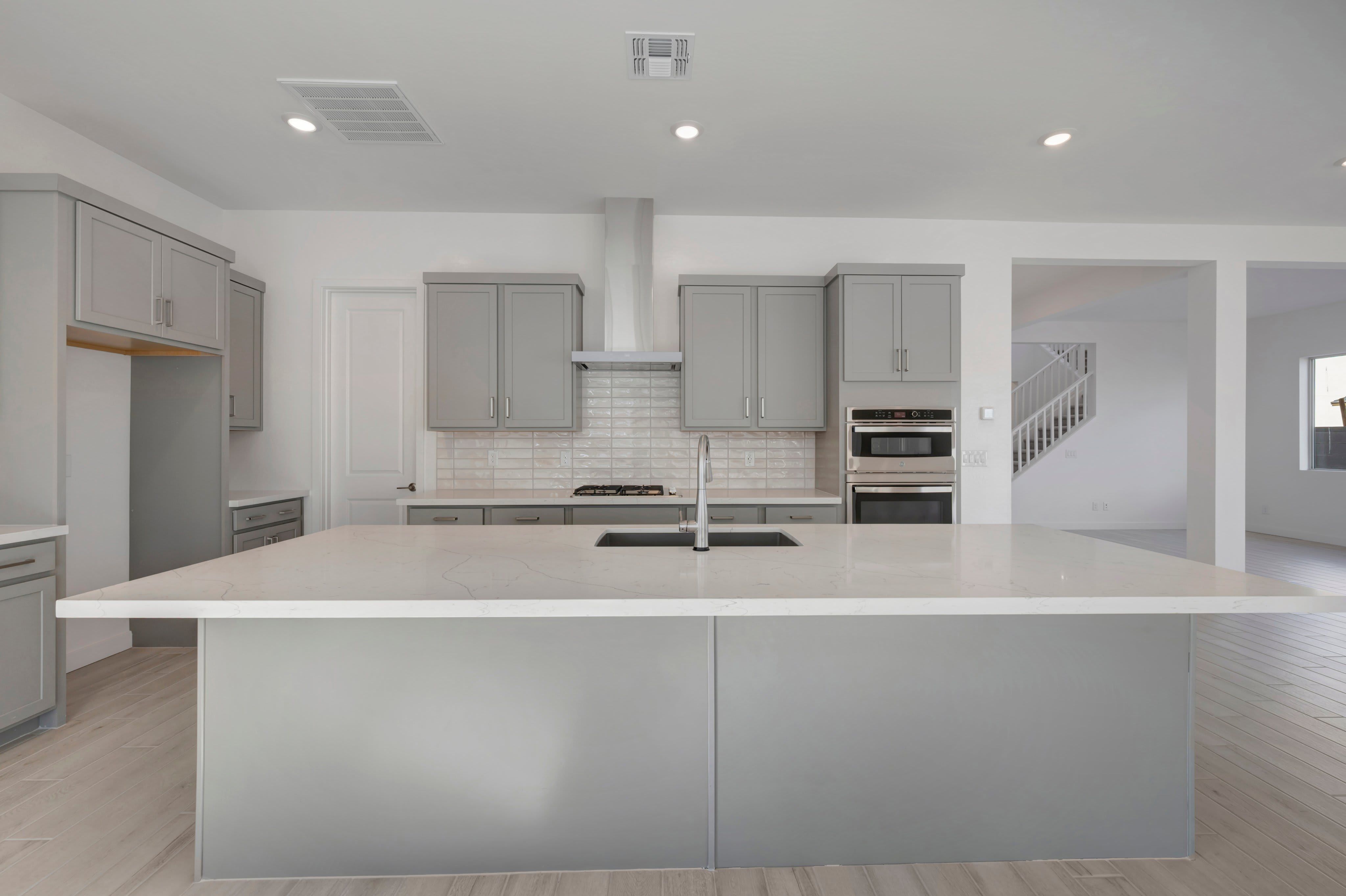 2405 E LECCINO DR